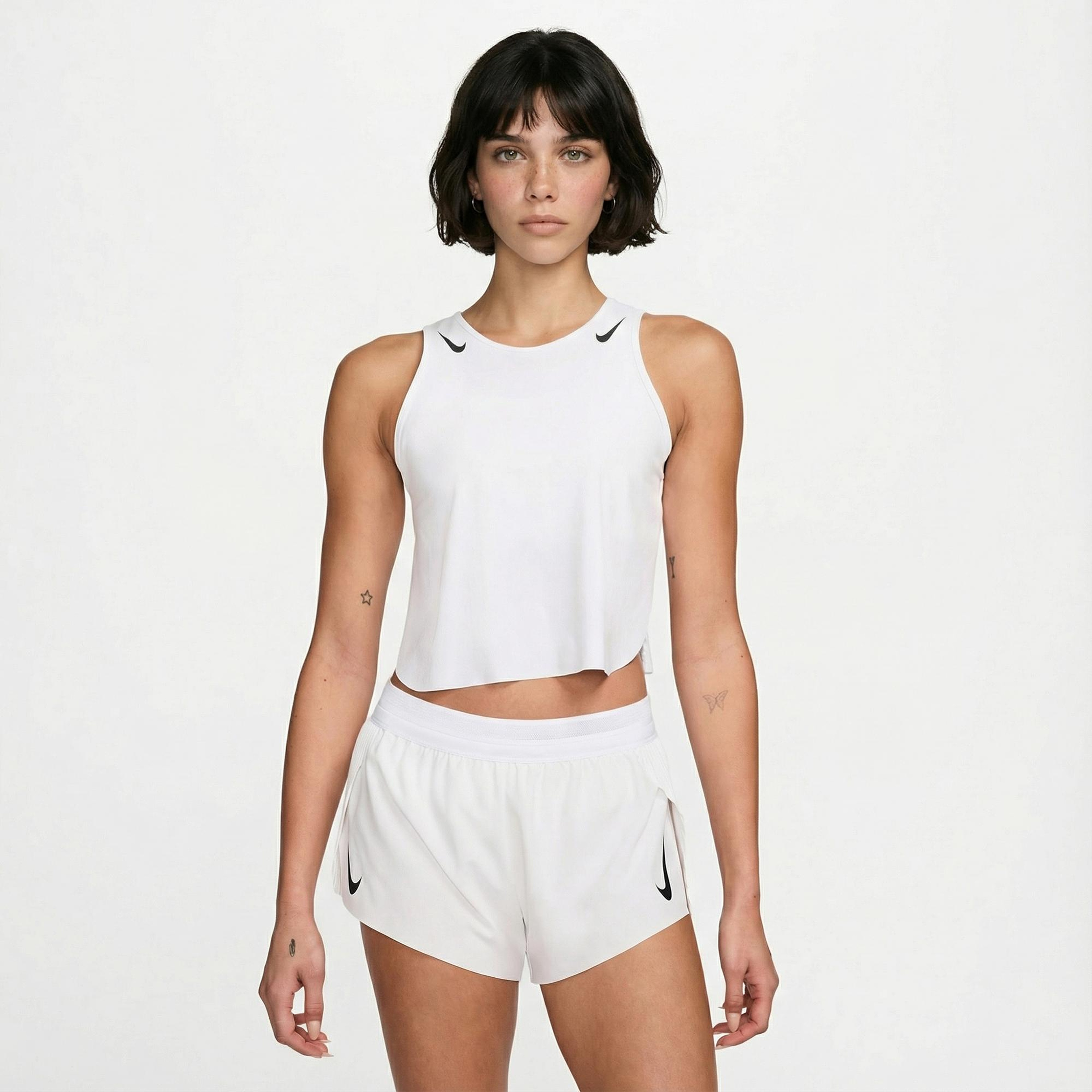 Nike AeroSwift Dri-Fit Adventure Kadın Beyaz Crop T-Shirt