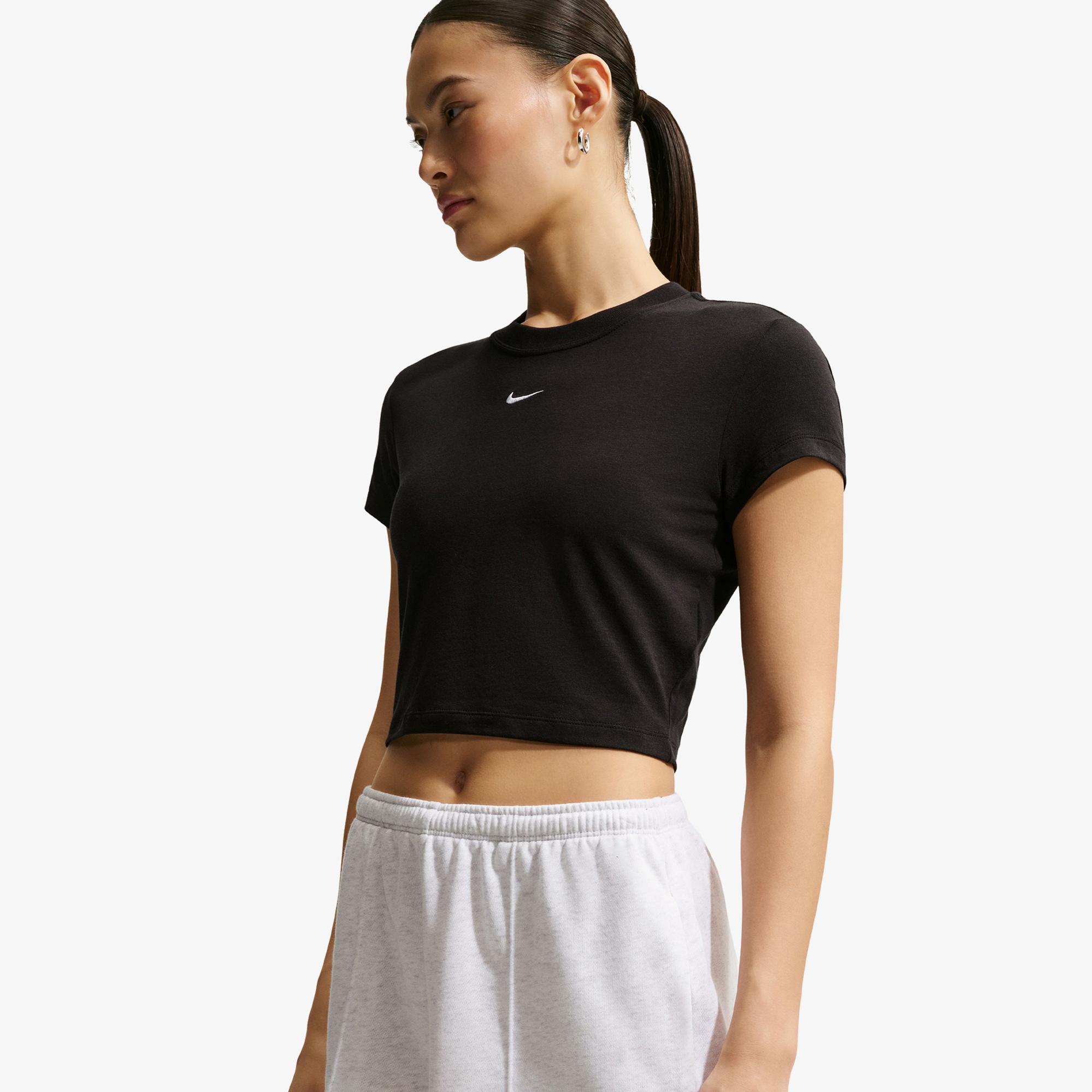 Nike Sportswear Chill Knit Kadın Siyah Crop T-Shirt
