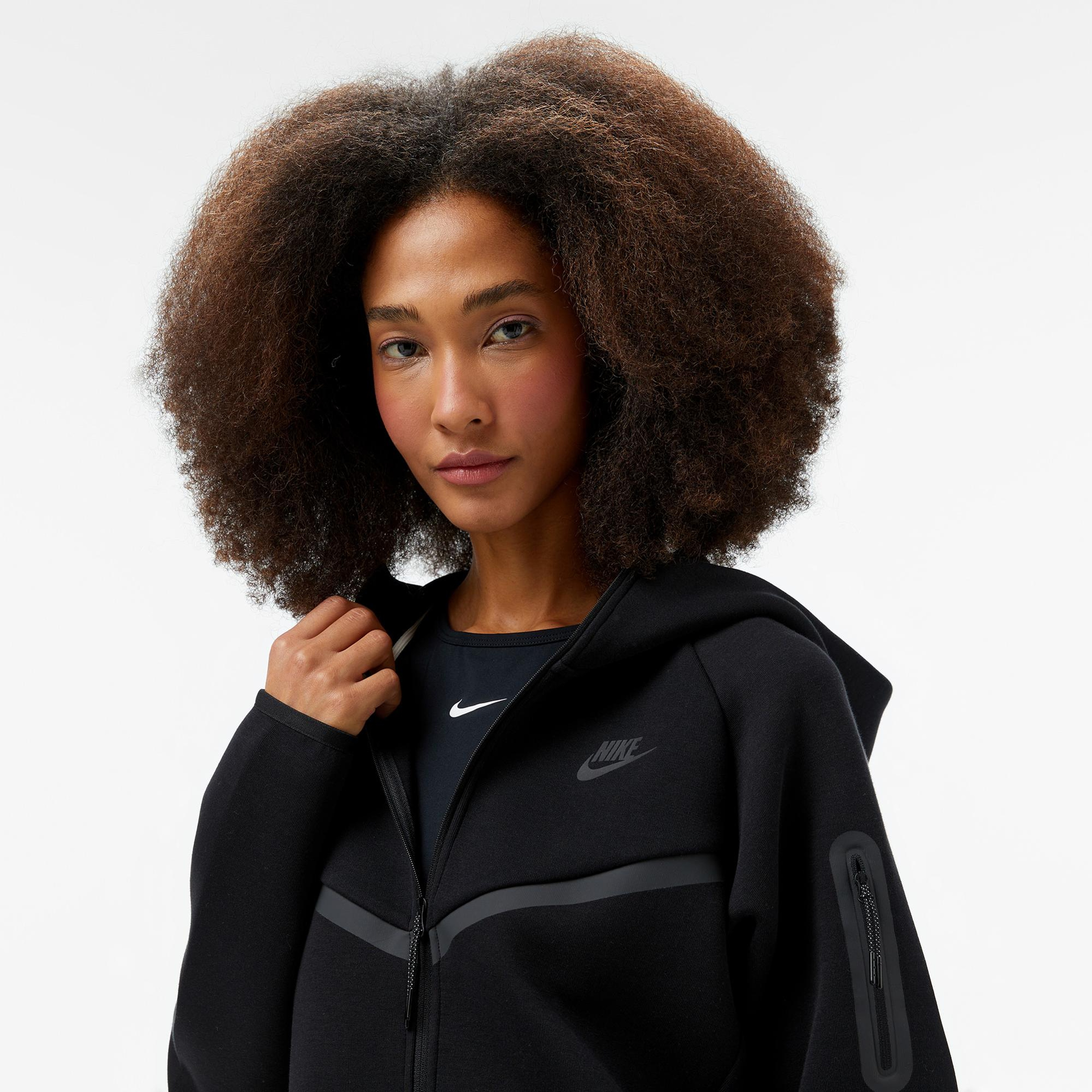 Nike Sportswear Tech Fleece Windrunner Kadın Siyah Eşofman Üstü