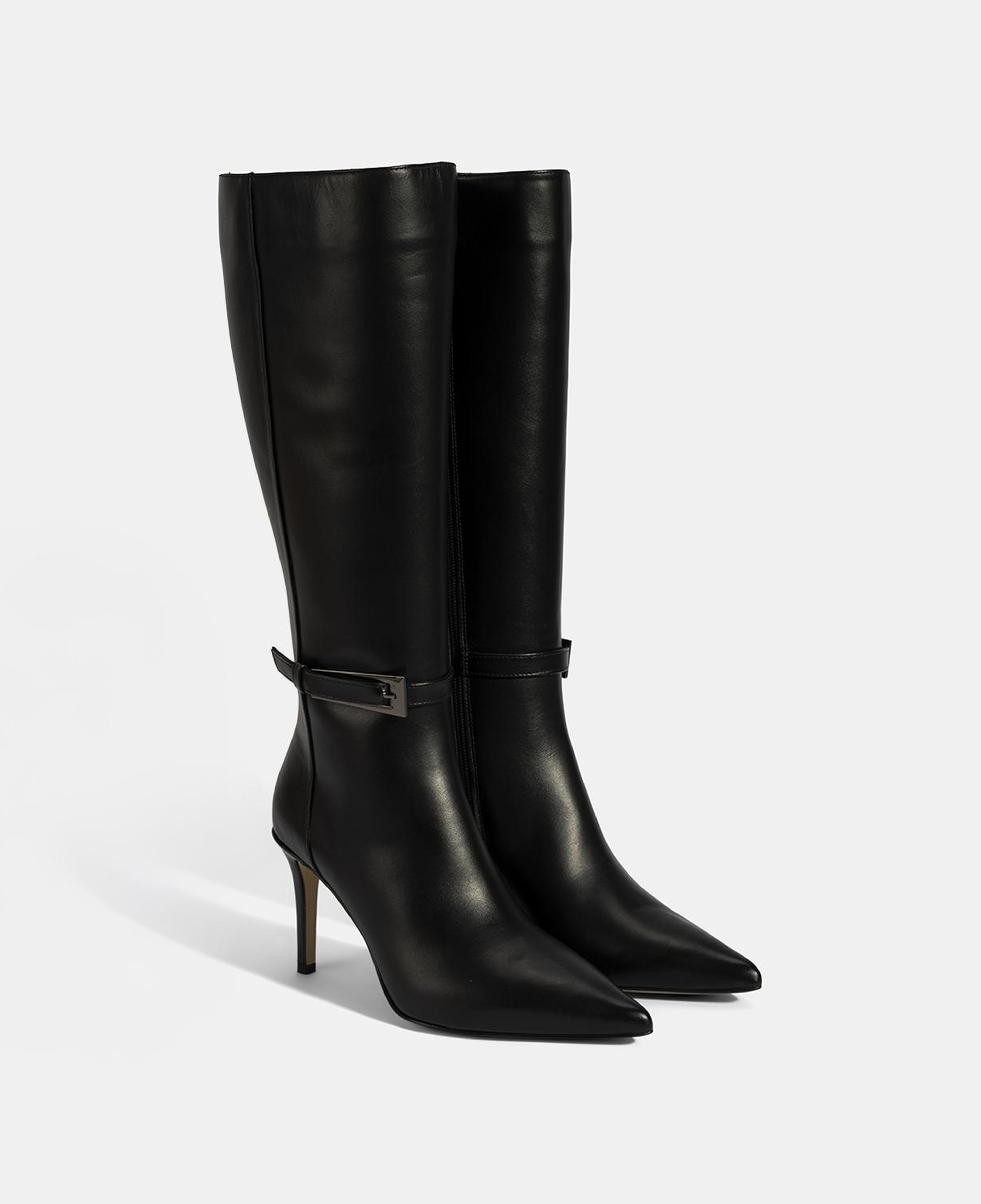 Kadın Siyah Sivri Burunlu İnce Topuklu Deri Çizme