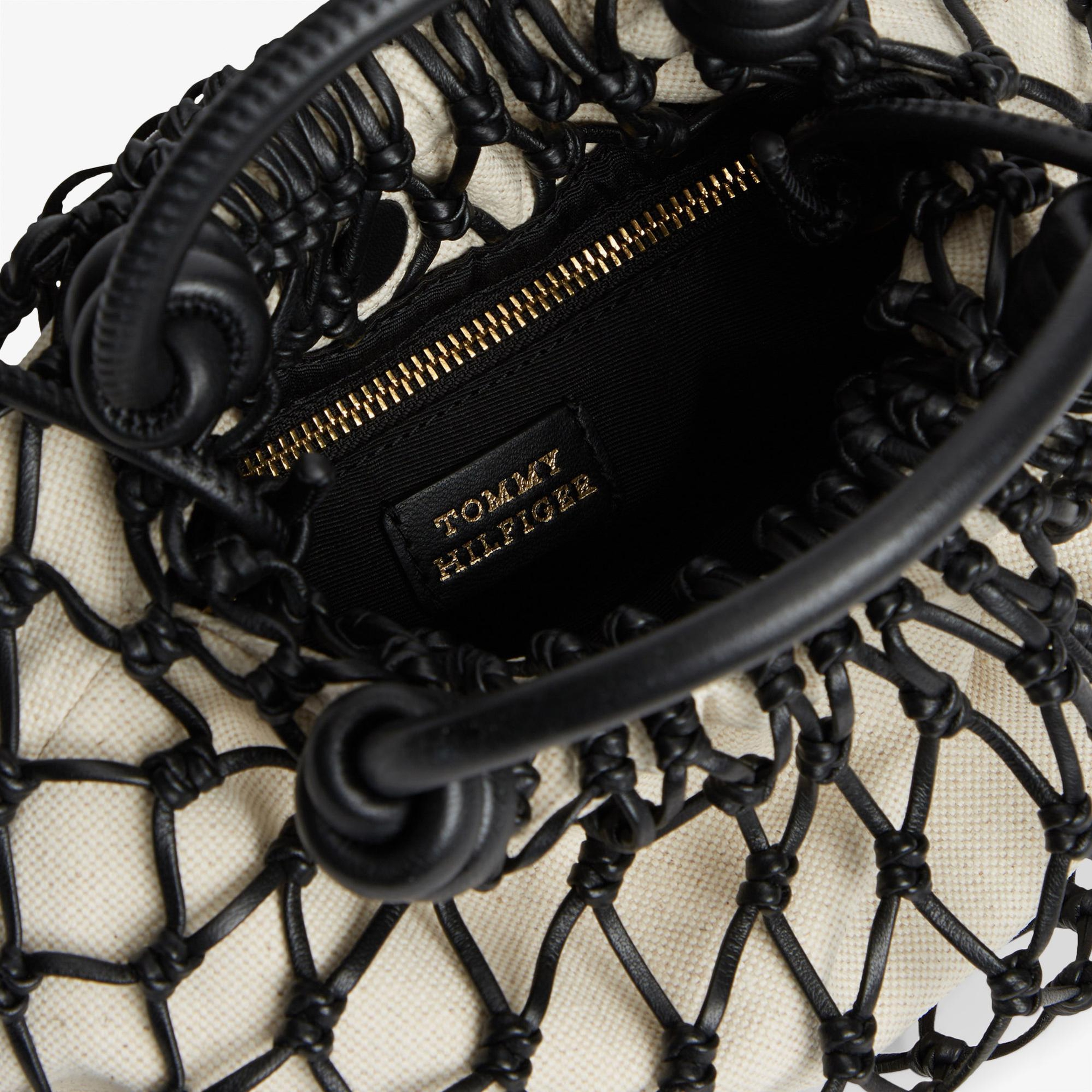 Tommy Hilfiger Soft Leather Kadın Siyah Çapraz Çanta