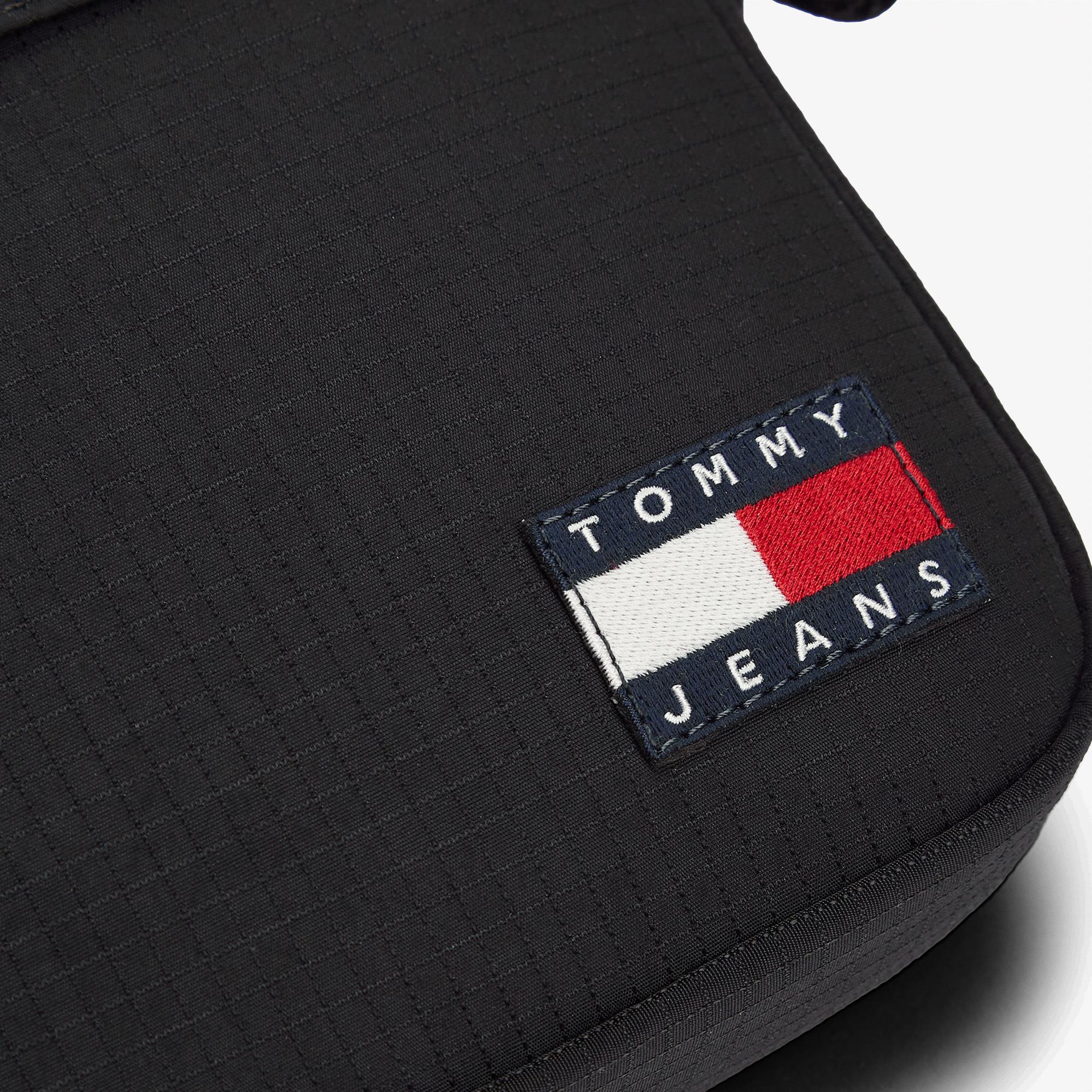 Tommy Hilfiger Essential Daily Erkek Siyah Çapraz Çanta