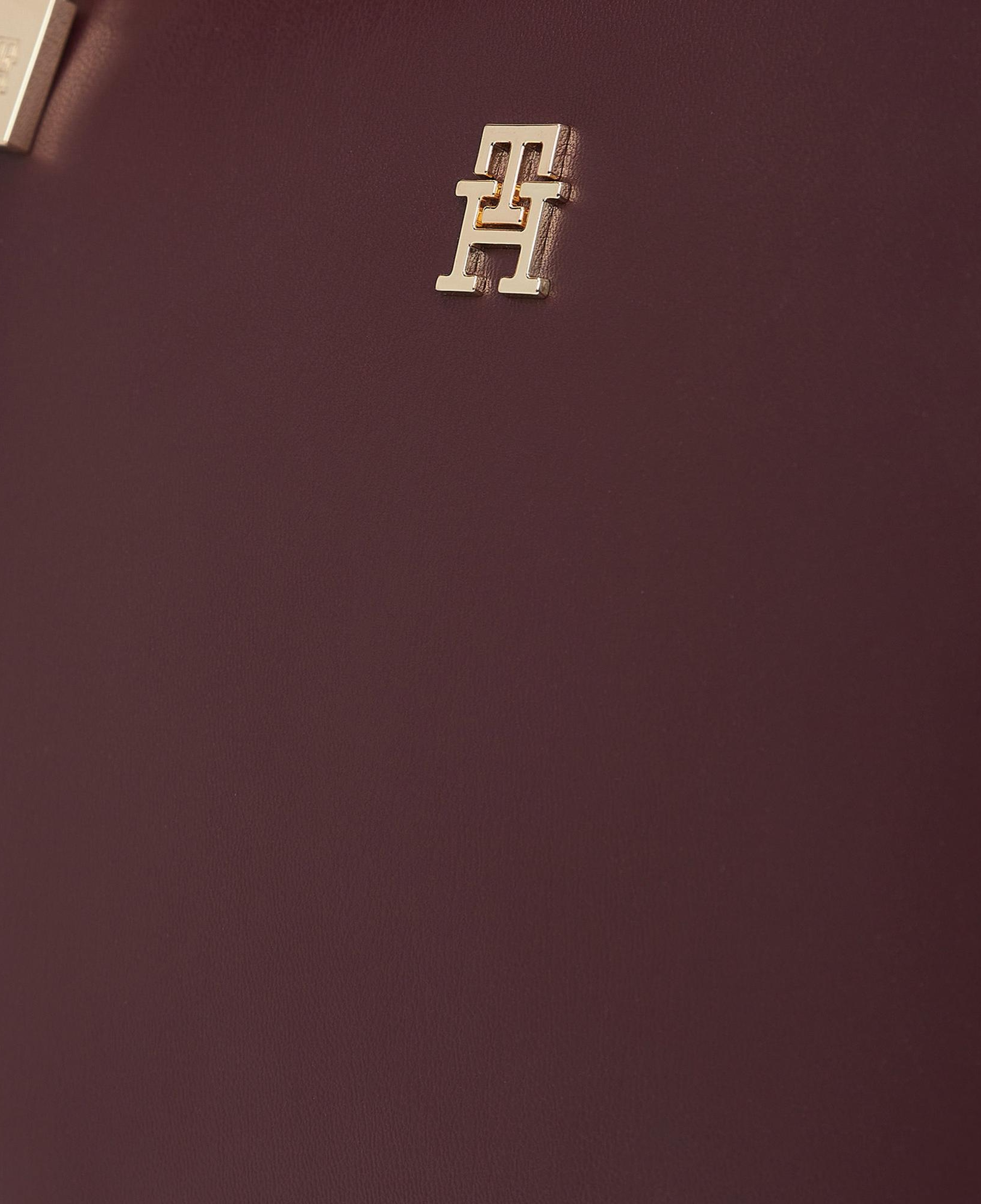 Tommy Hilfiger Glam Kadın Bordo Çapraz Çanta