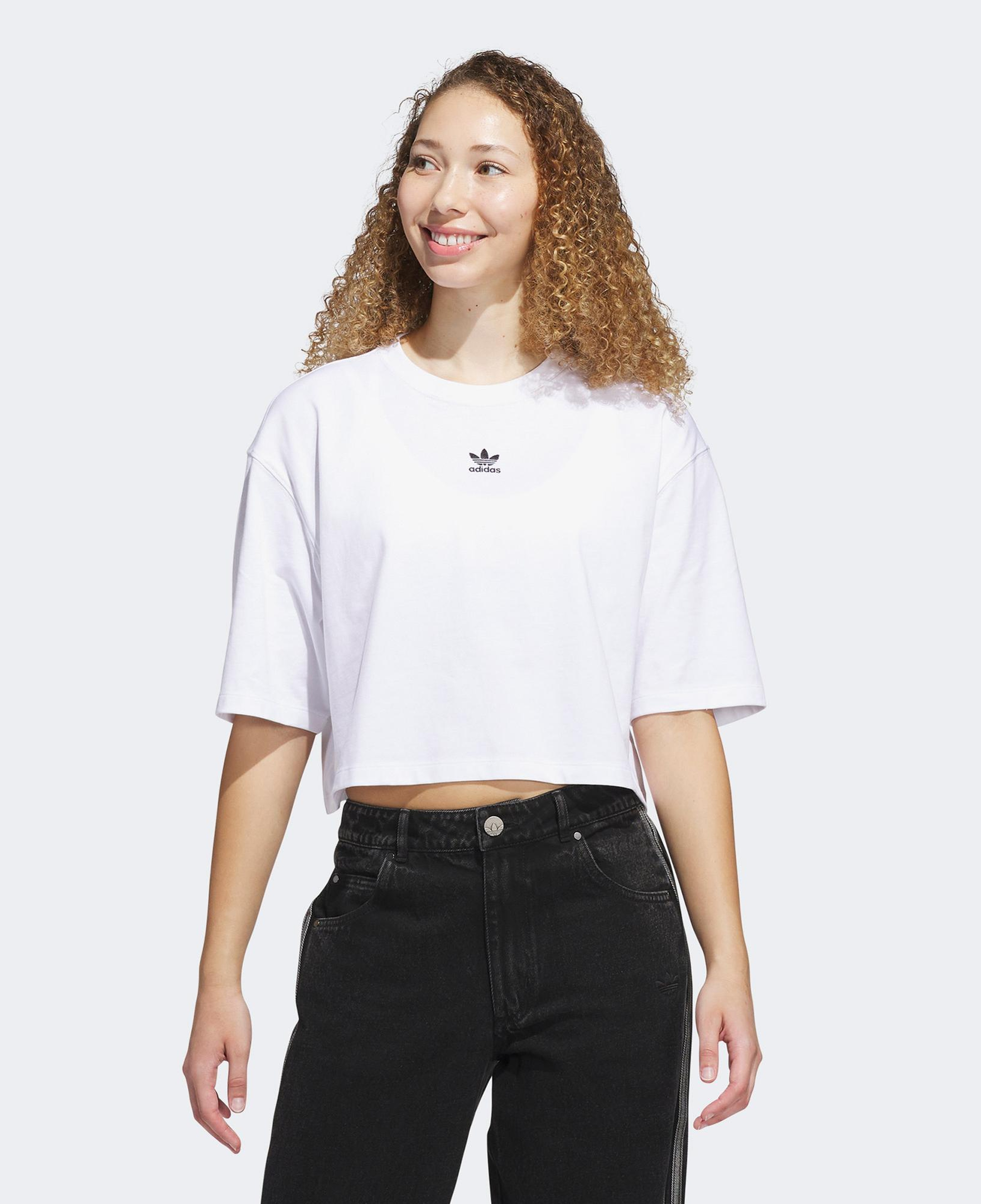 adidas Essentials Kadın Beyaz Crop T-Shirt