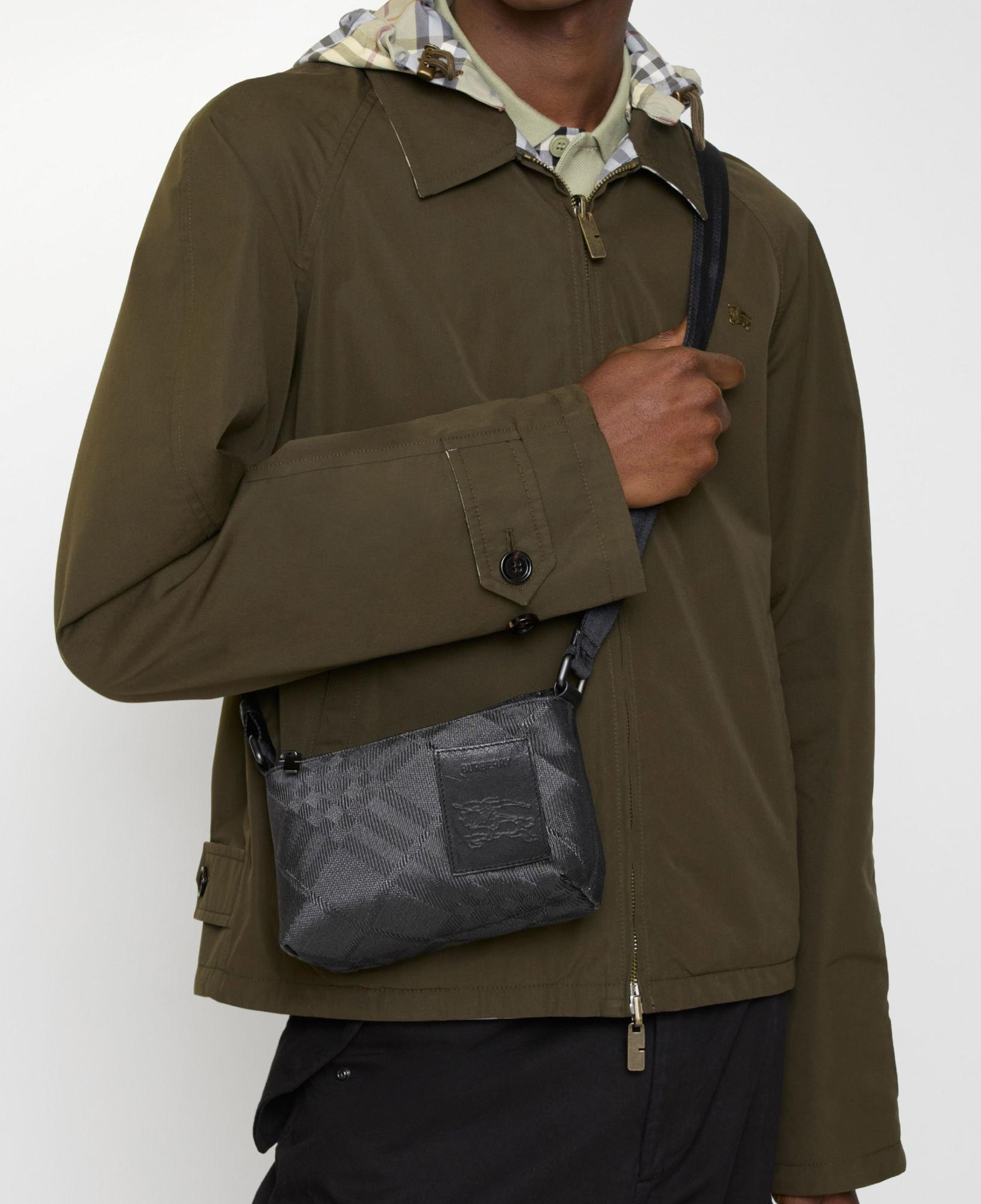 Burberry Mini Chester Erkek Siyah Omuz Çantası