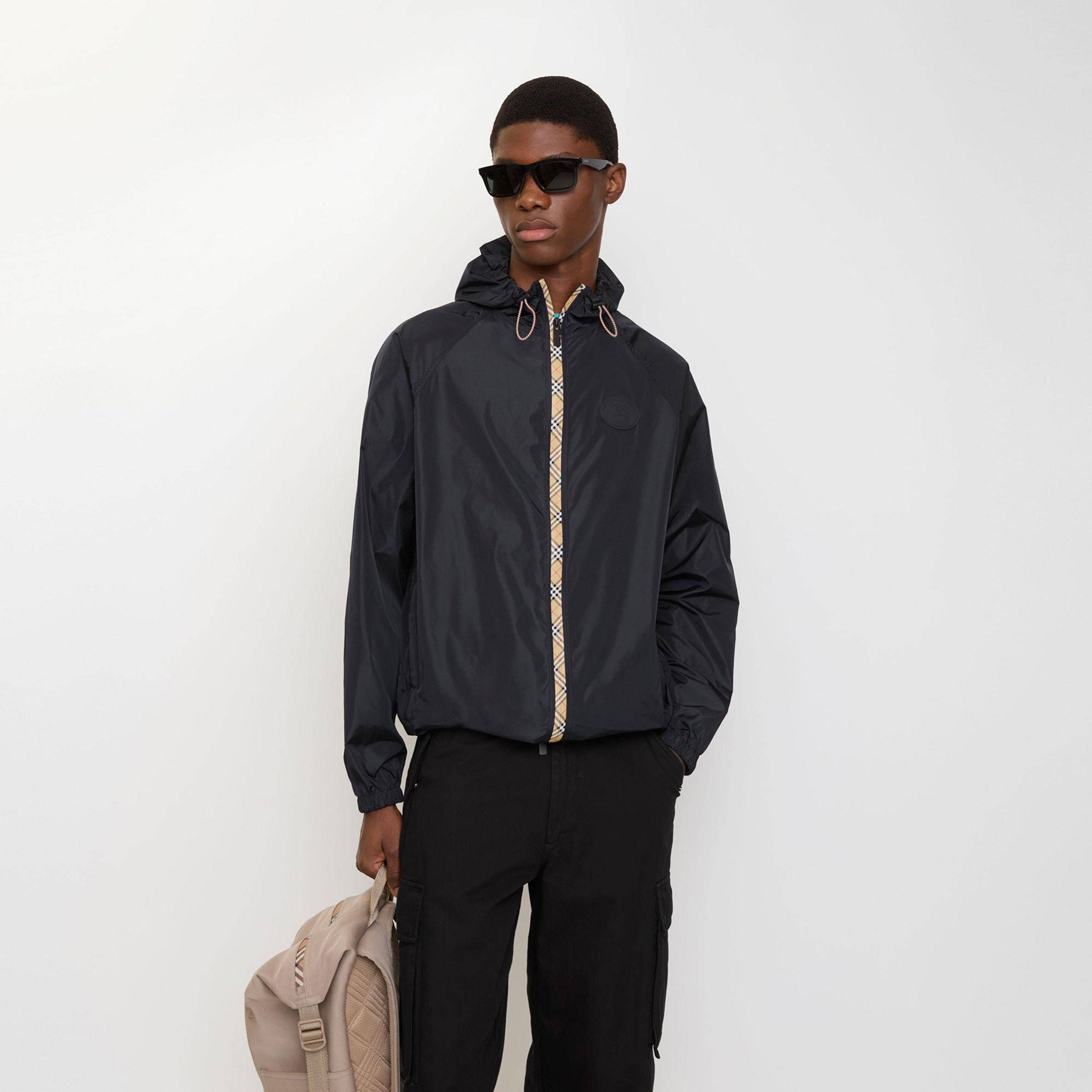 Burberry Checker-Tape Nylon Hooded Erkek Lacivert Mont