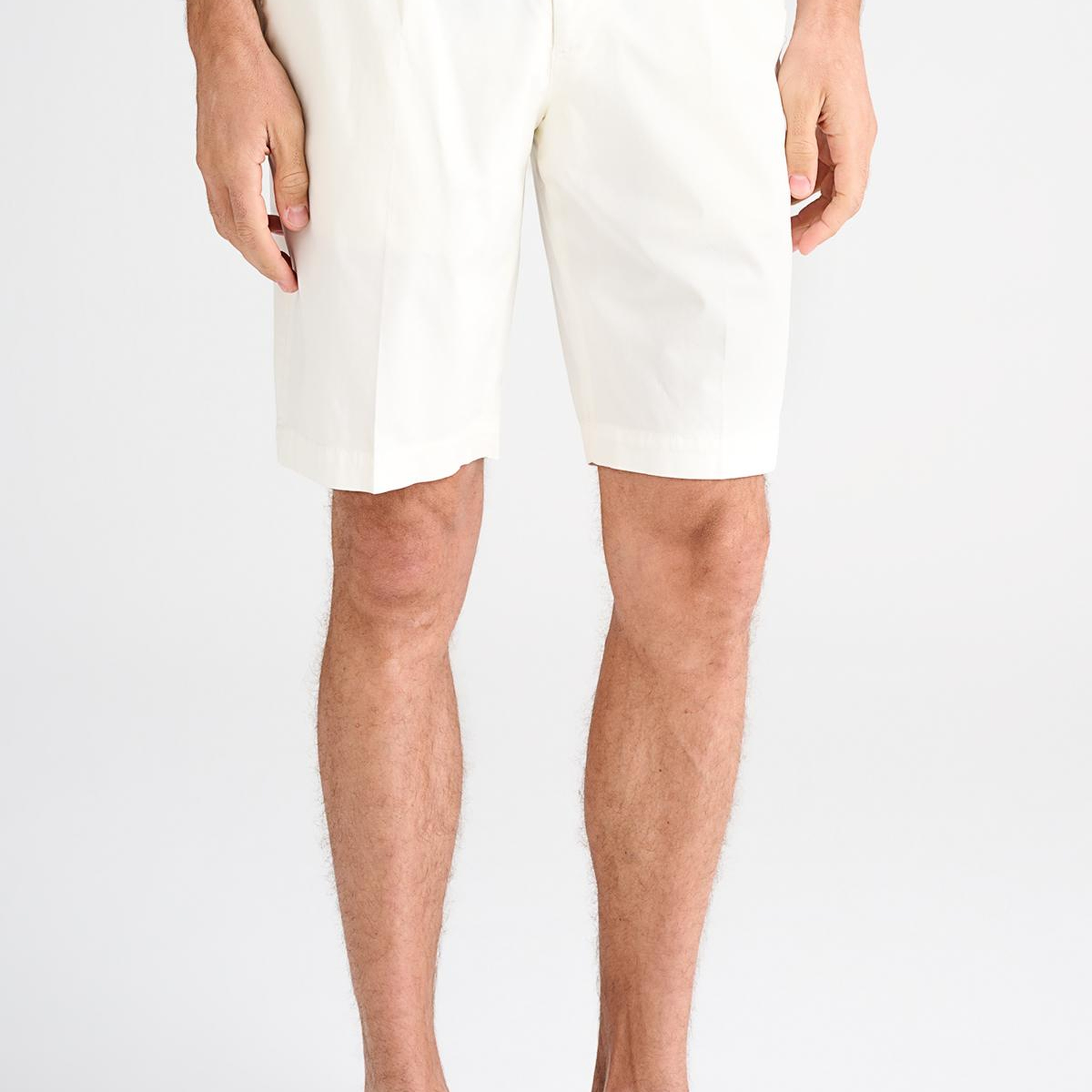 Erkek Beyaz Büzgülü Elastik Bel Bantlı Pilili Bermuda Şort