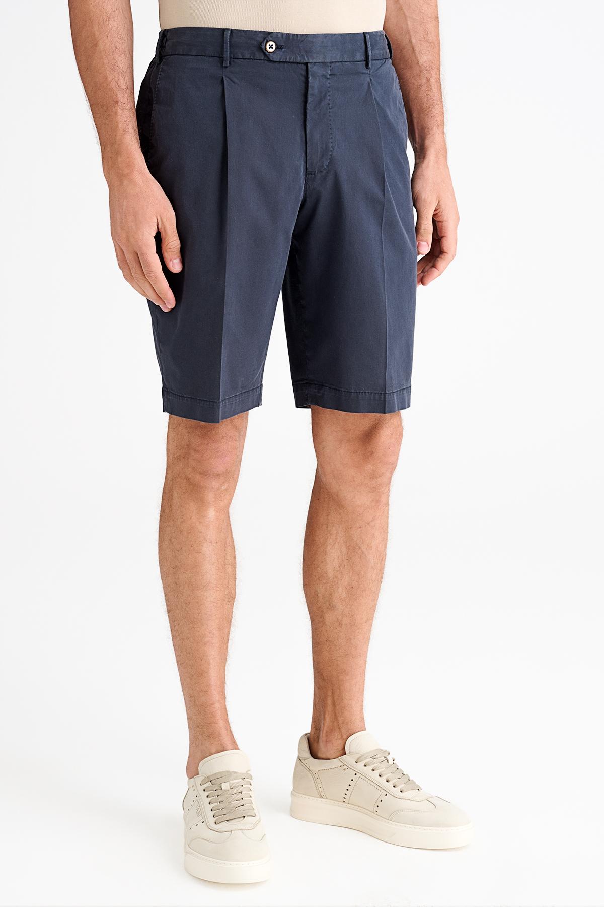 Erkek Koyu Lacivert Büzgülü Elastik Bel Bantlı Pilili Bermuda Şort