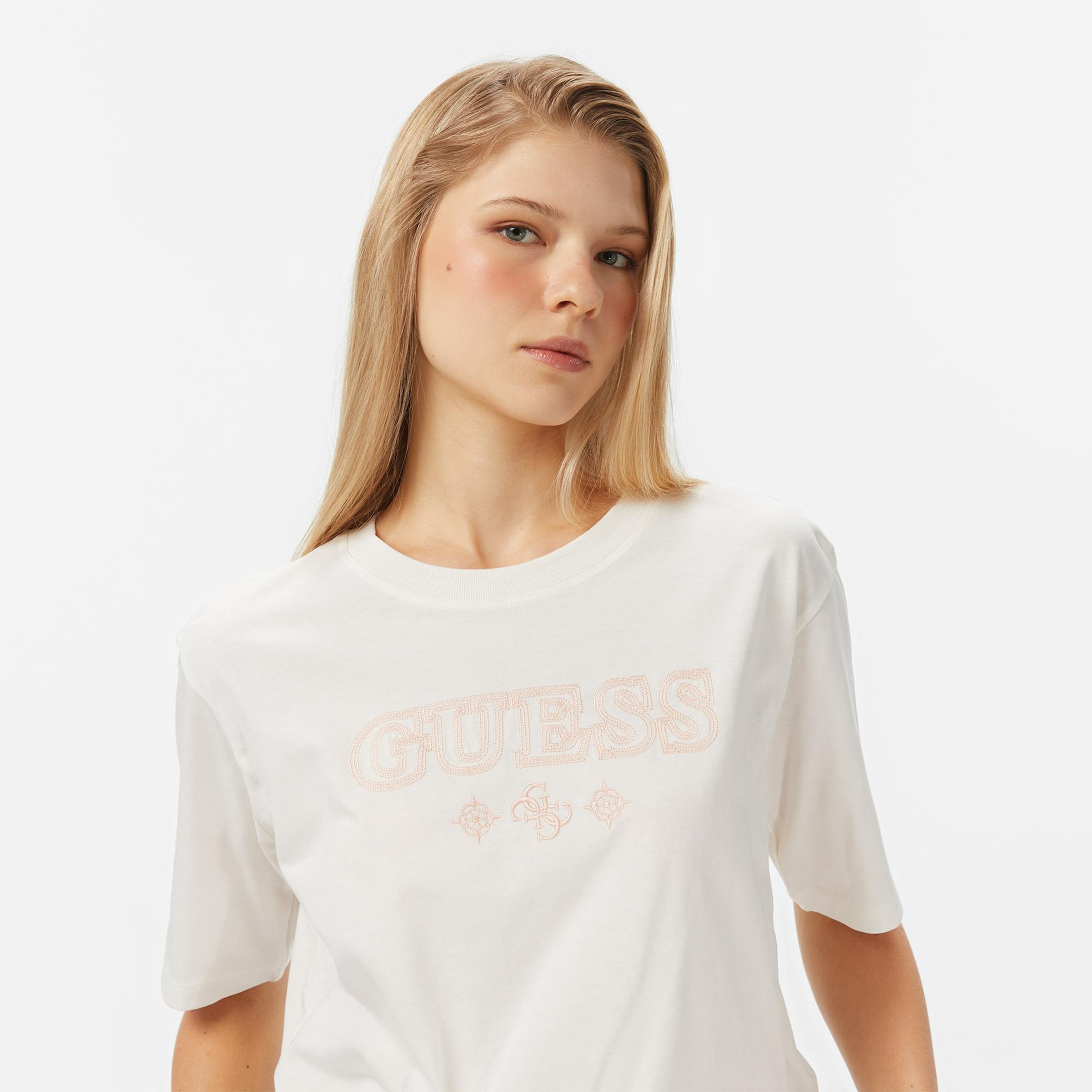 Guess Gloria Boxy Fit Kadın Beyaz T-Shirt