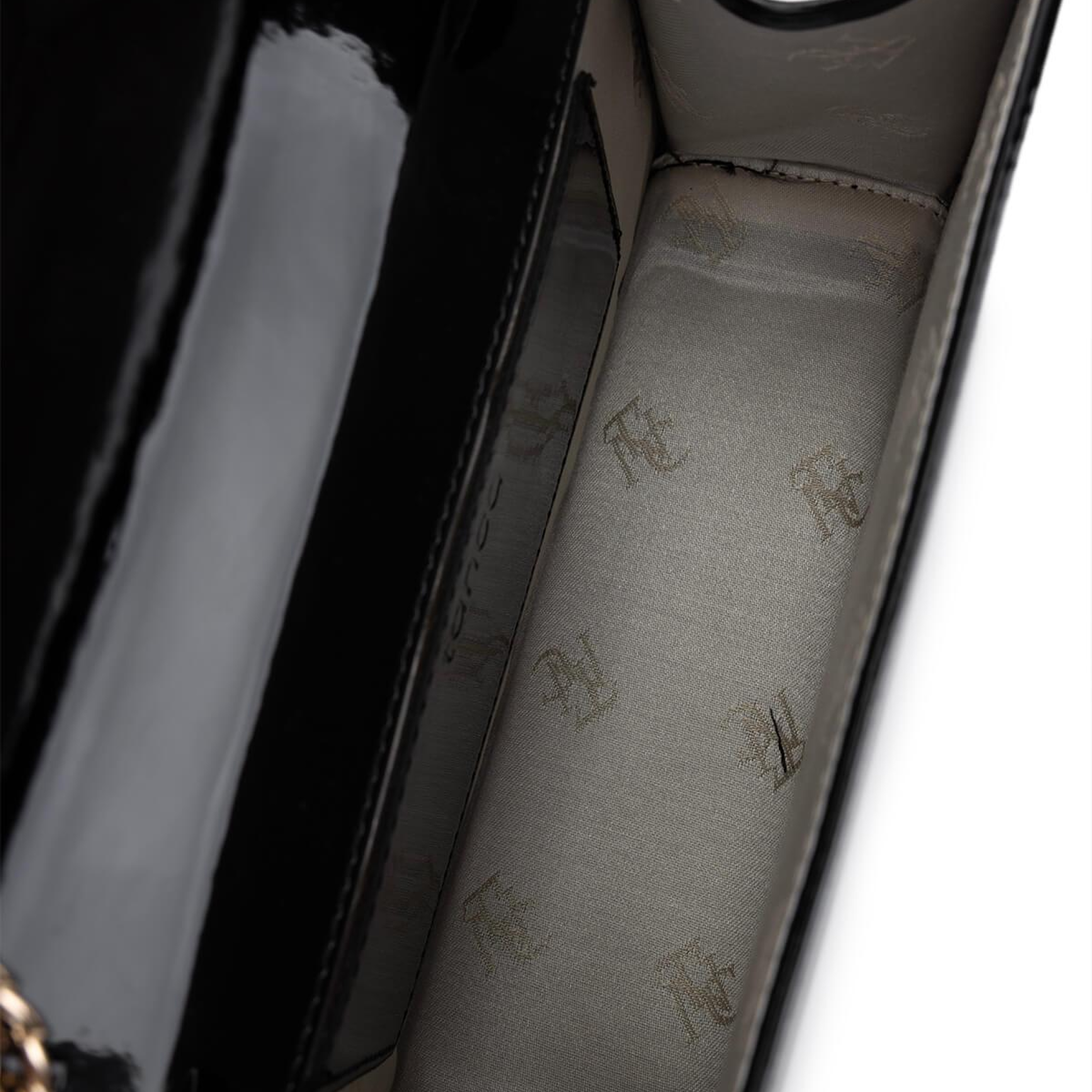 Tamer Tanca Kadın Suni Deri Siyah Rugan Kol Çantası