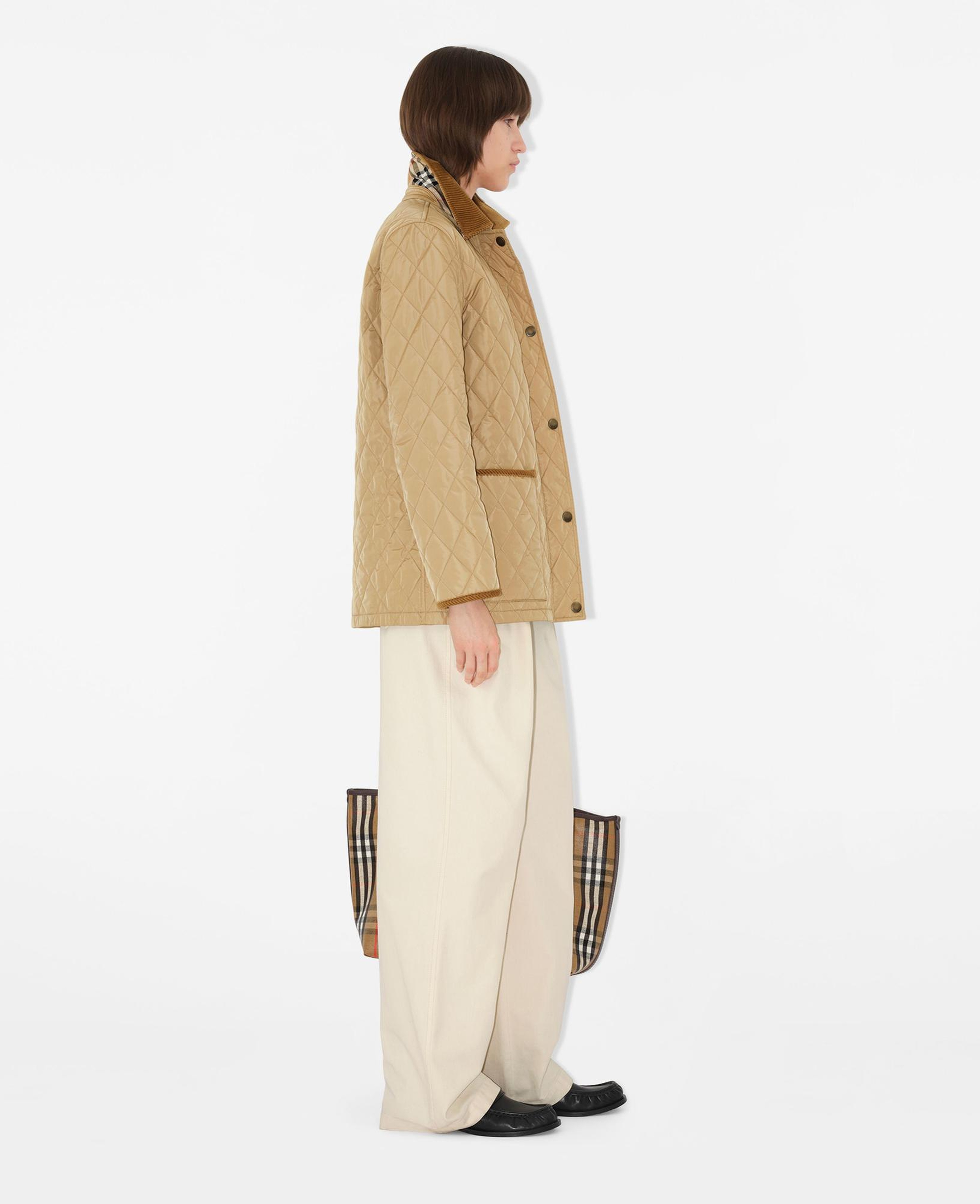 Burberry Quilted Nylon Barn Kadın Bej Mont