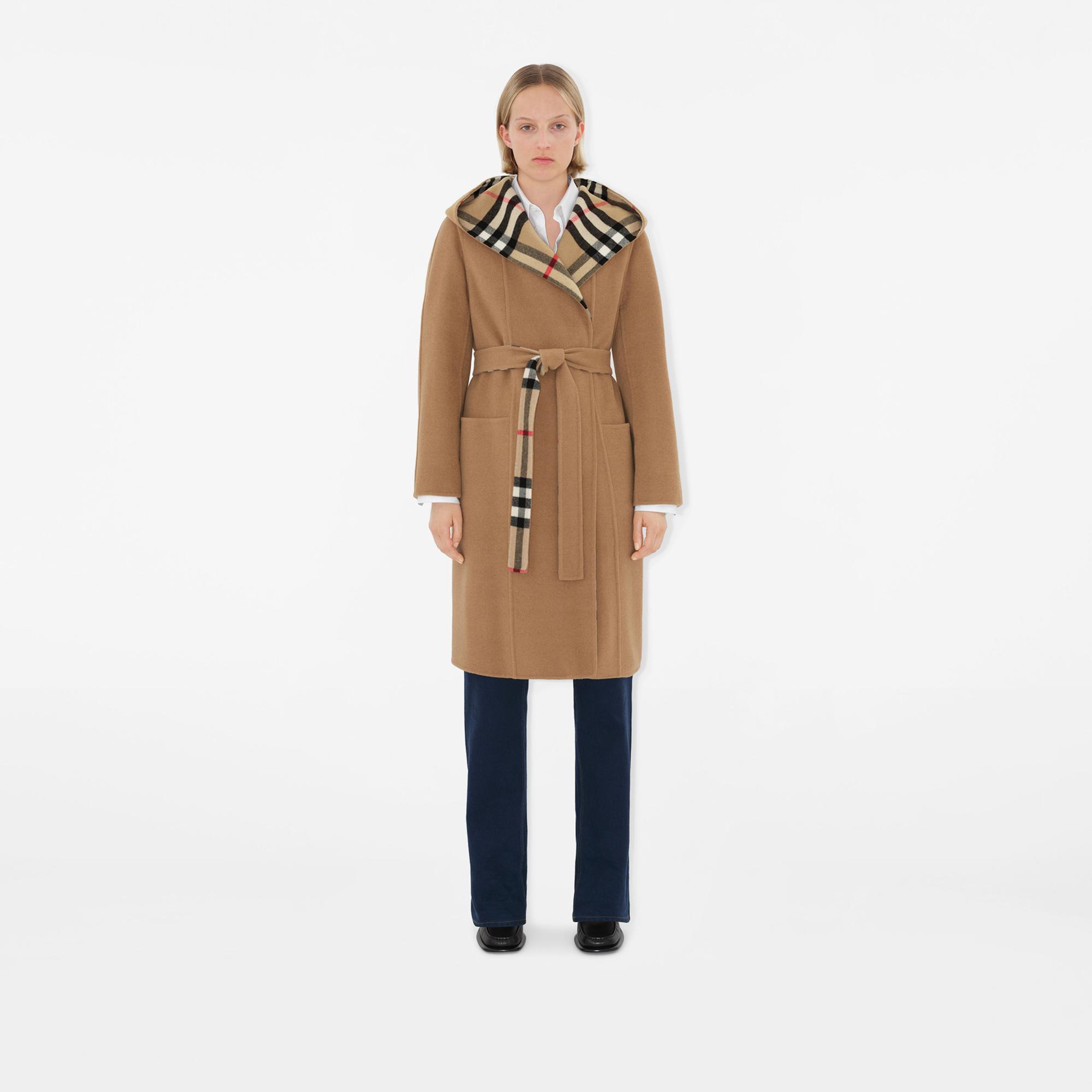 Burberry Yün Wrap Kadın Bej Mont