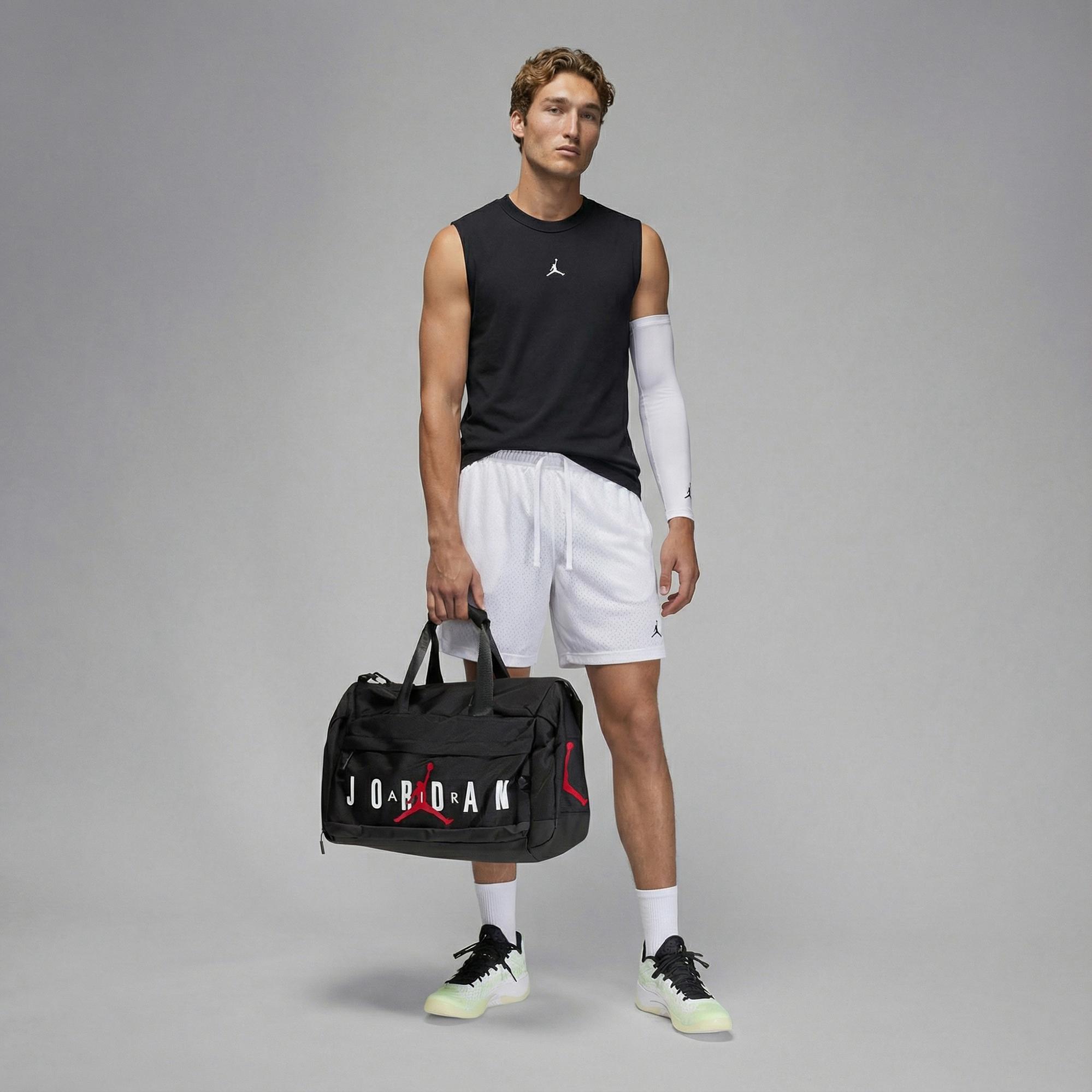 Jordan Dri-Fit Sport Erkek Siyah Kolsuz T-Shirt