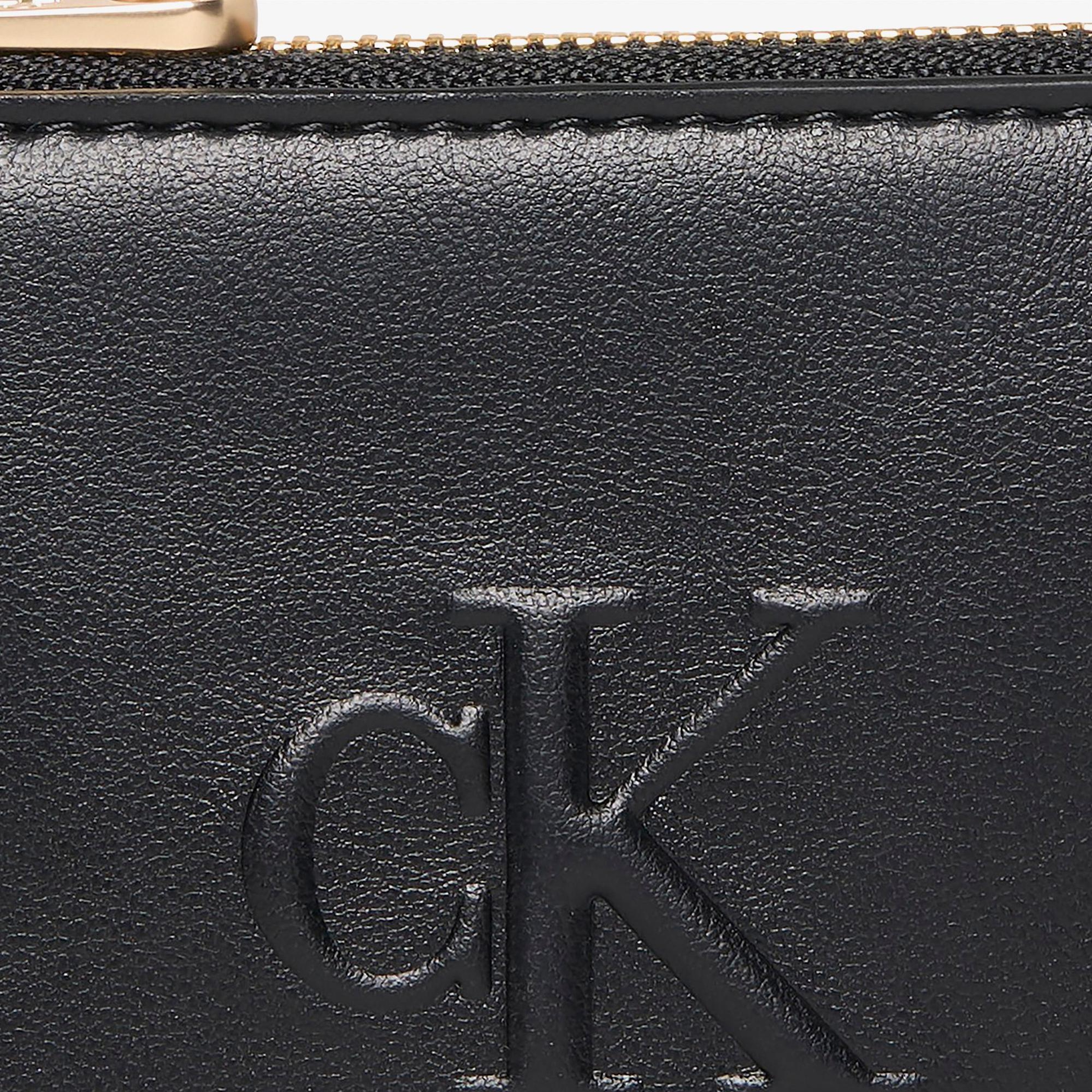 Calvin Klein Bold Medium Zip Around Kadın Siyah Cüzdan