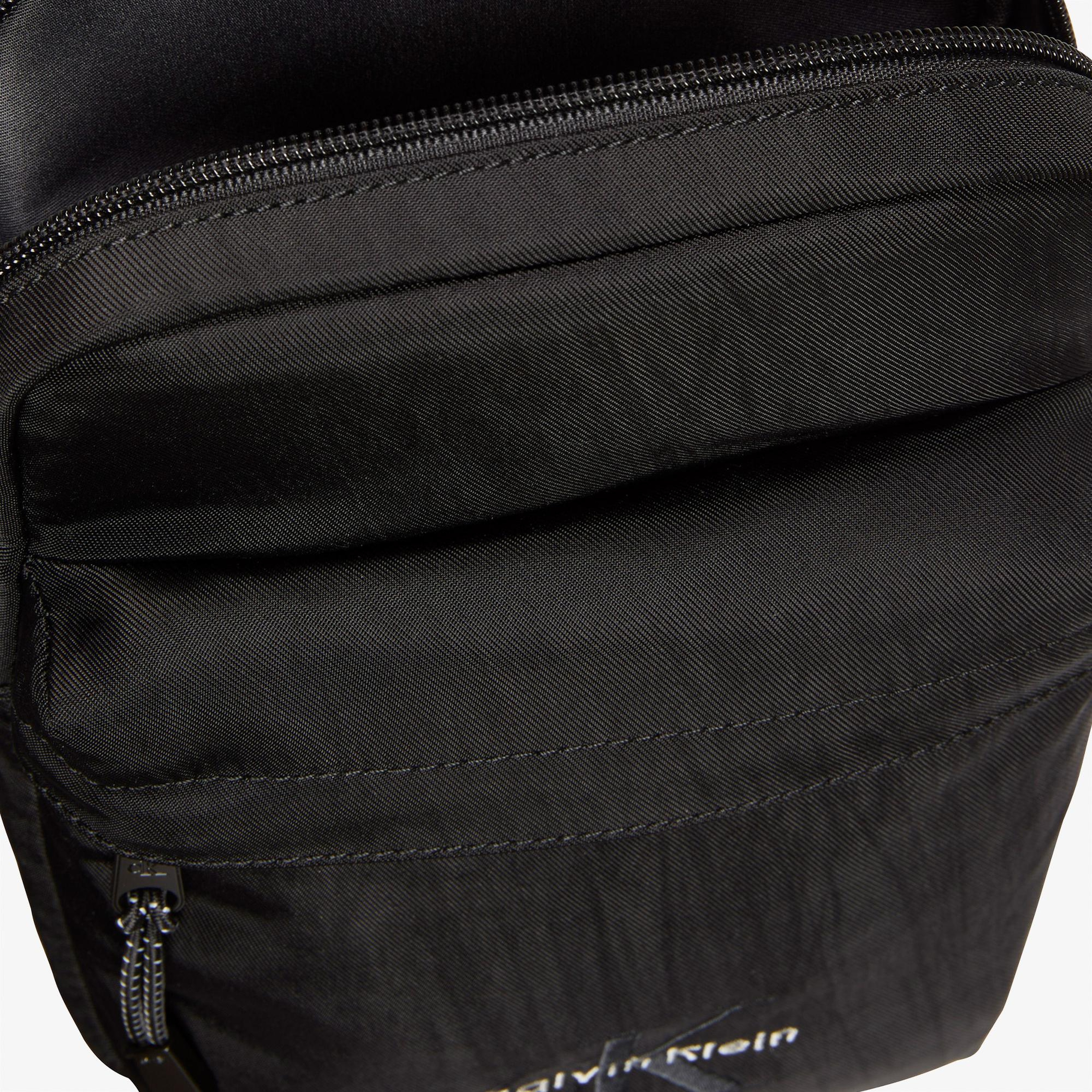 Calvin Klein Bold Sling Erkek Siyah Omuz Çantası