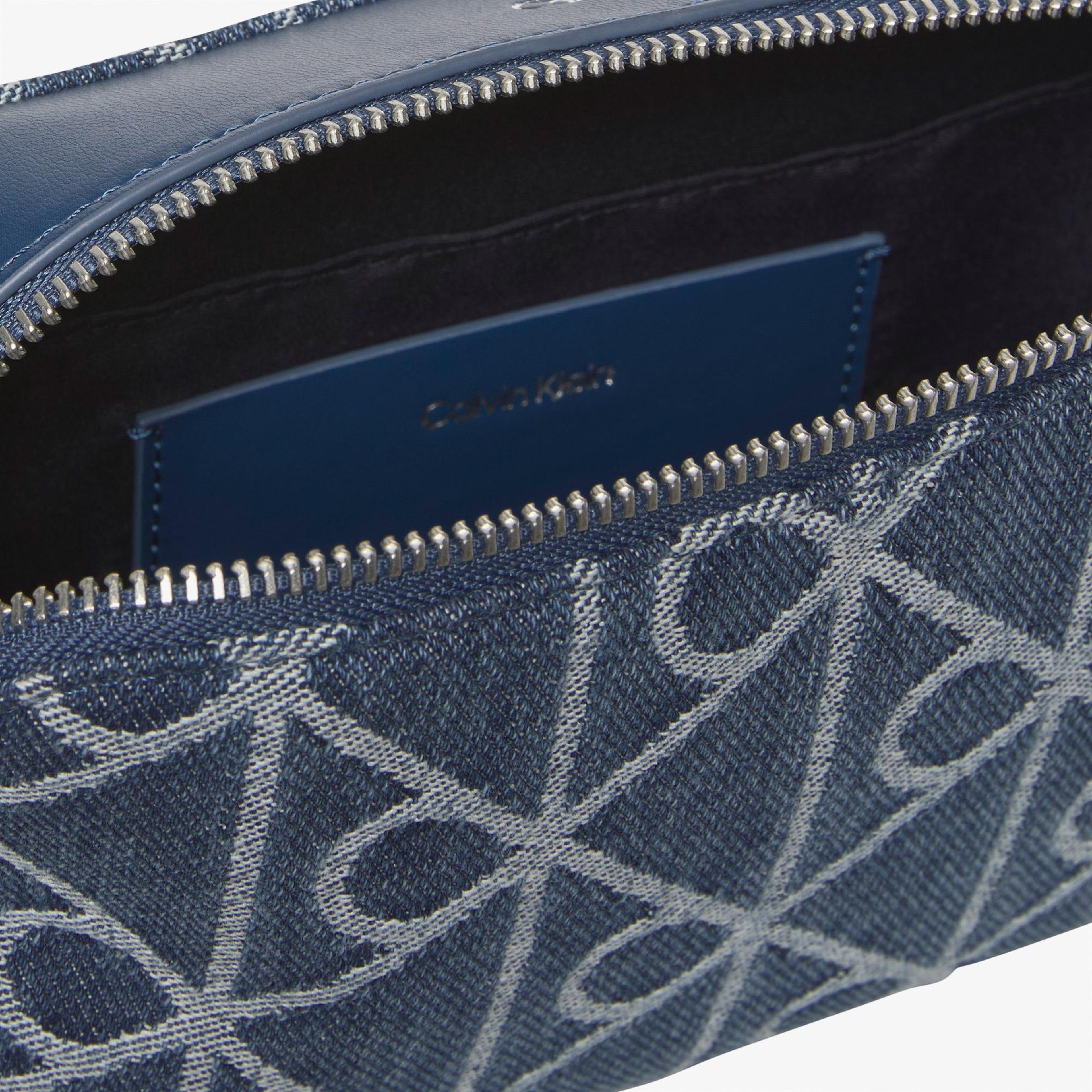 Calvin Klein Emblem Denim Camera Kadın Mavi Çapraz Çanta