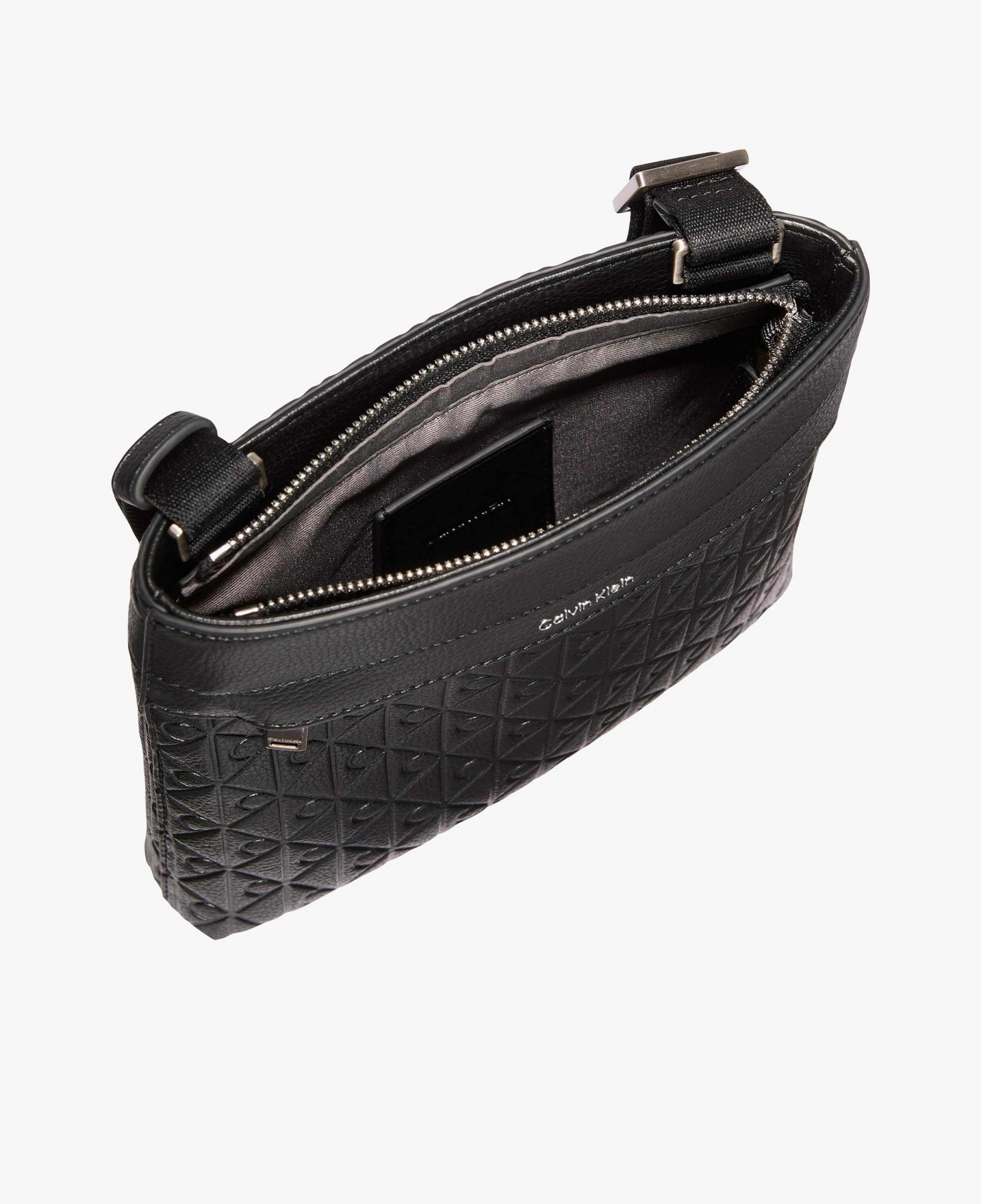 Calvin Klein Emblem Emboss Flatpack Erkek Siyah Çapraz Çanta