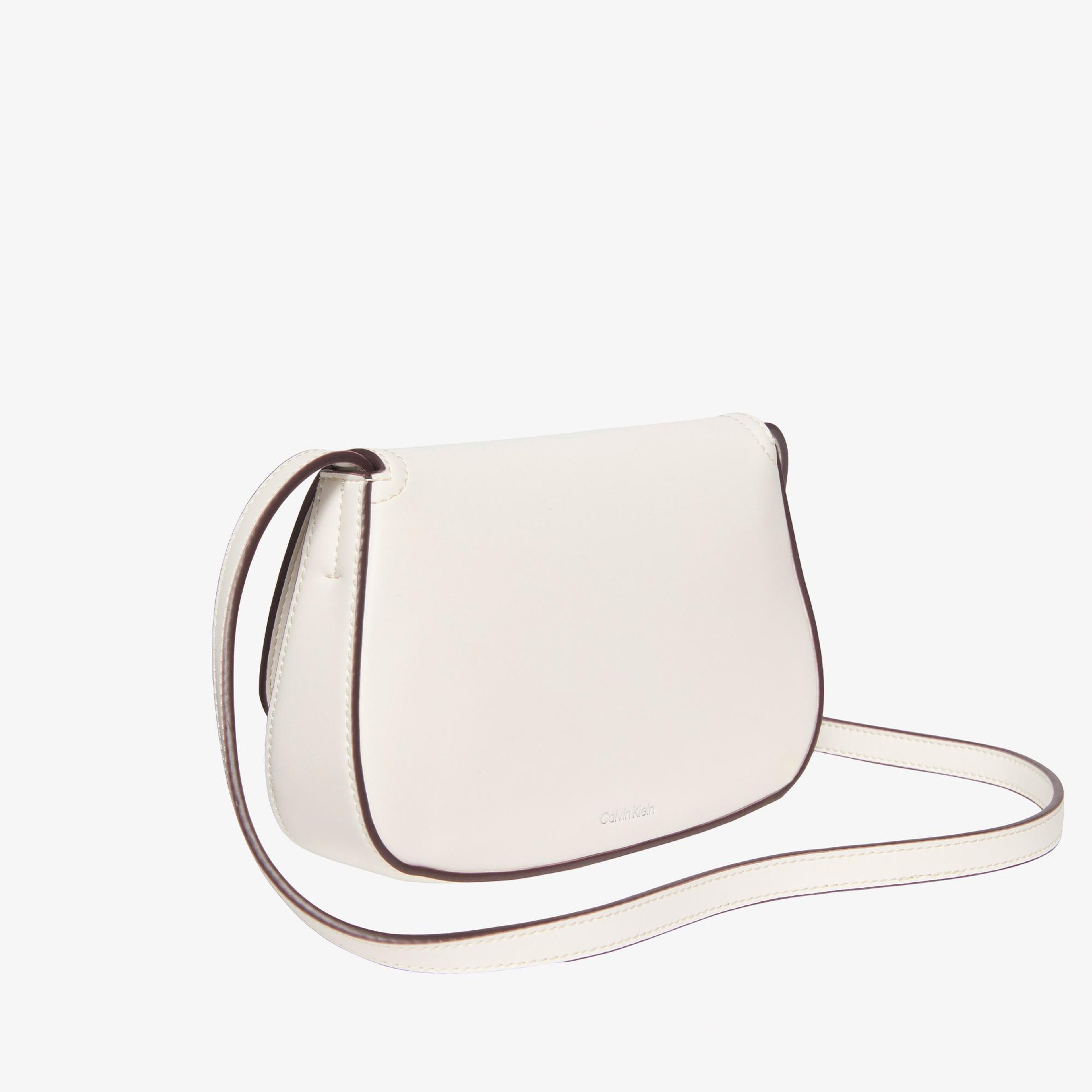 Calvin Klein Flap Camera Kadın Beyaz Çapraz Çanta