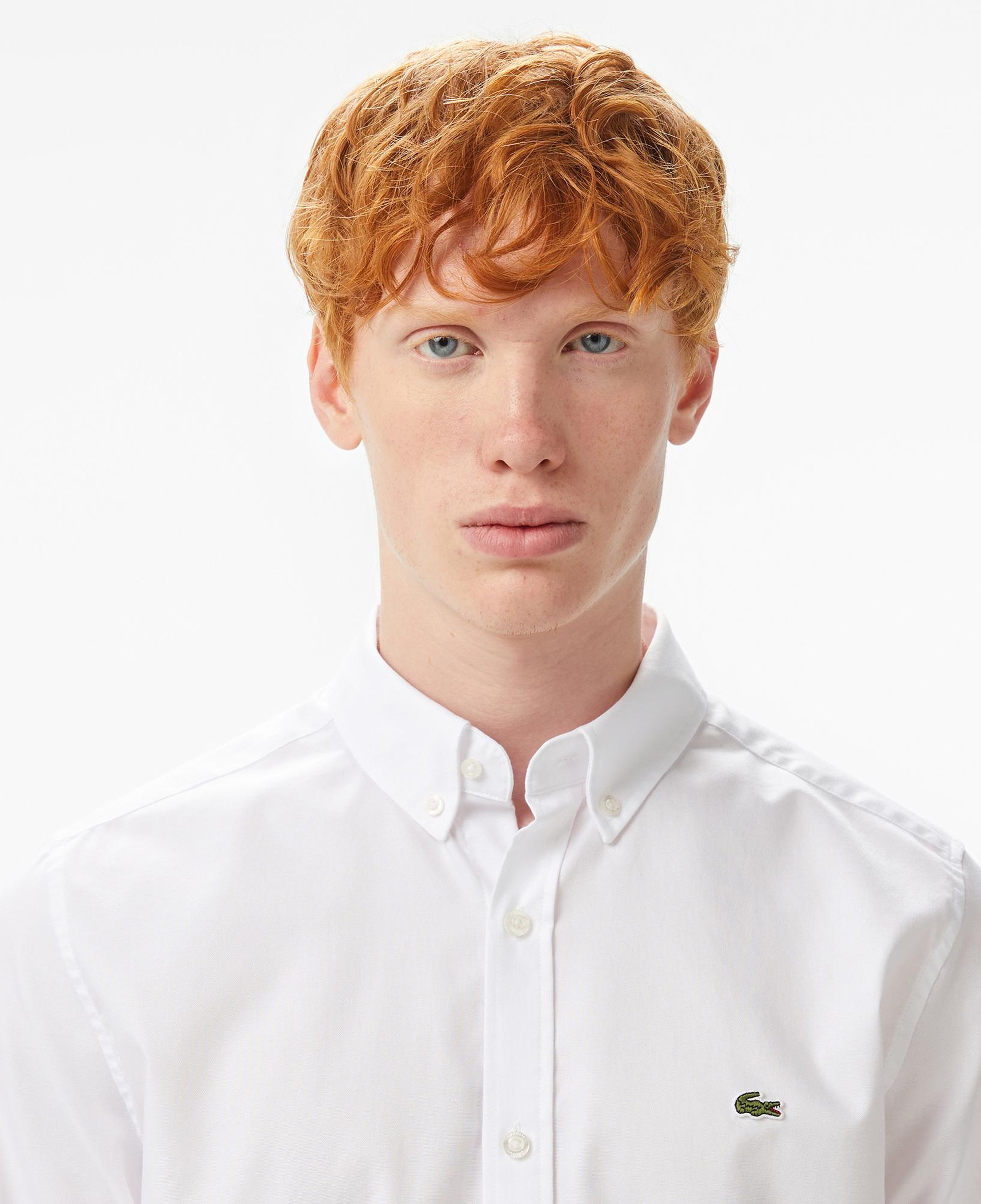 Erkek Slim Fit Düğmeli Yaka Beyaz Gömlek