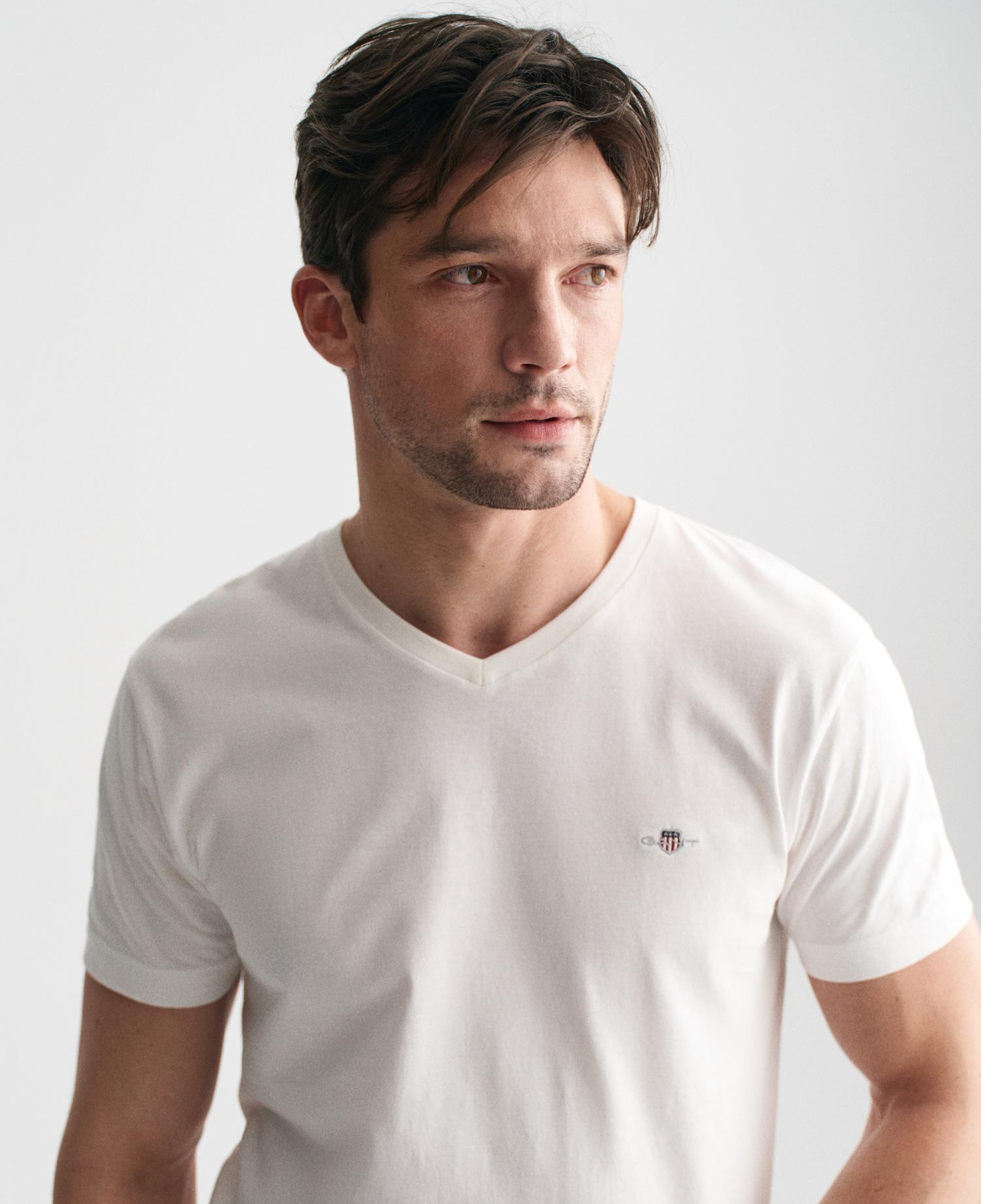 GANT Erkek Beyaz Slim Fit V Yaka T-Shirt