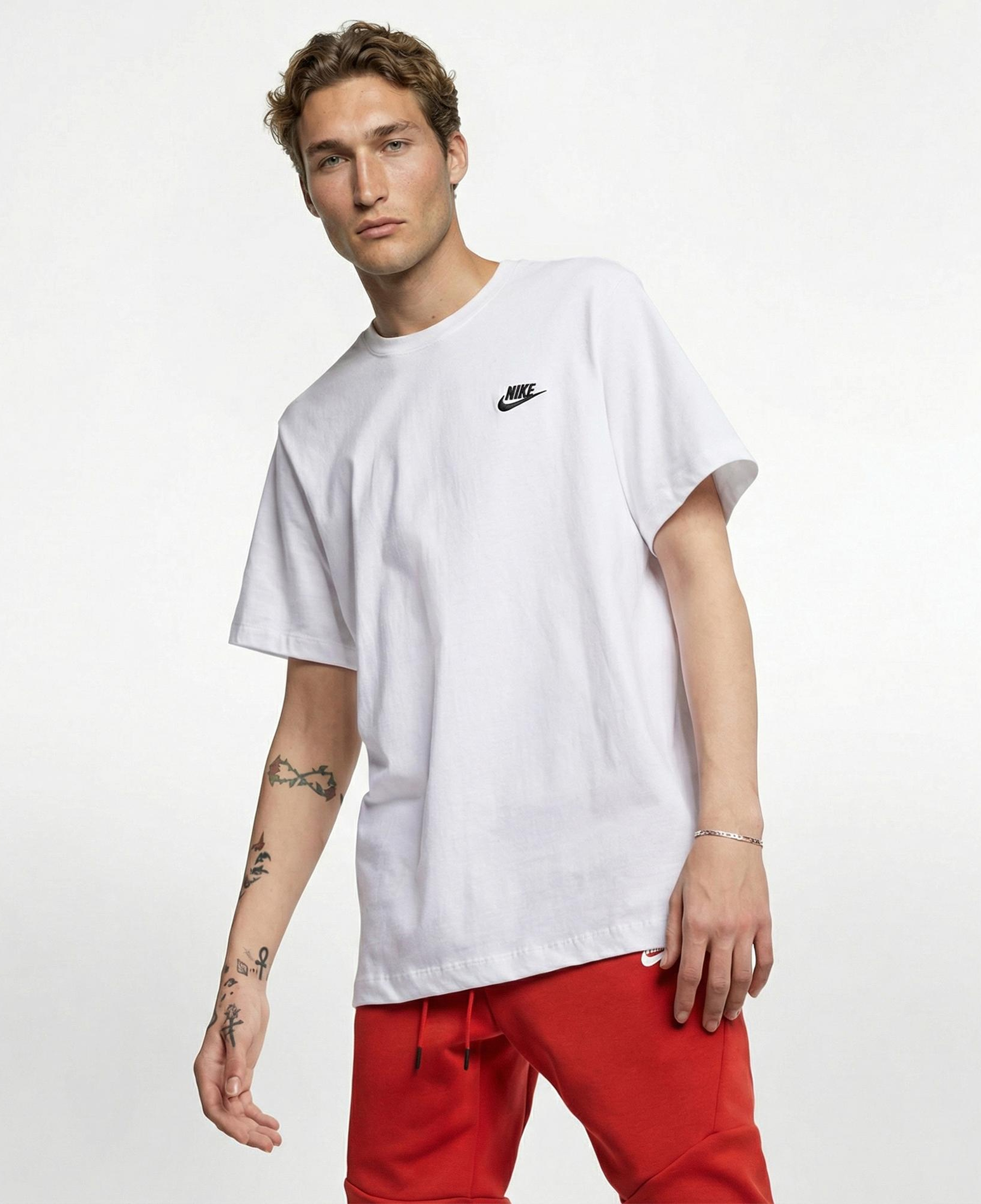 Nike Sportswear Club Erkek Beyaz T-Shirt
