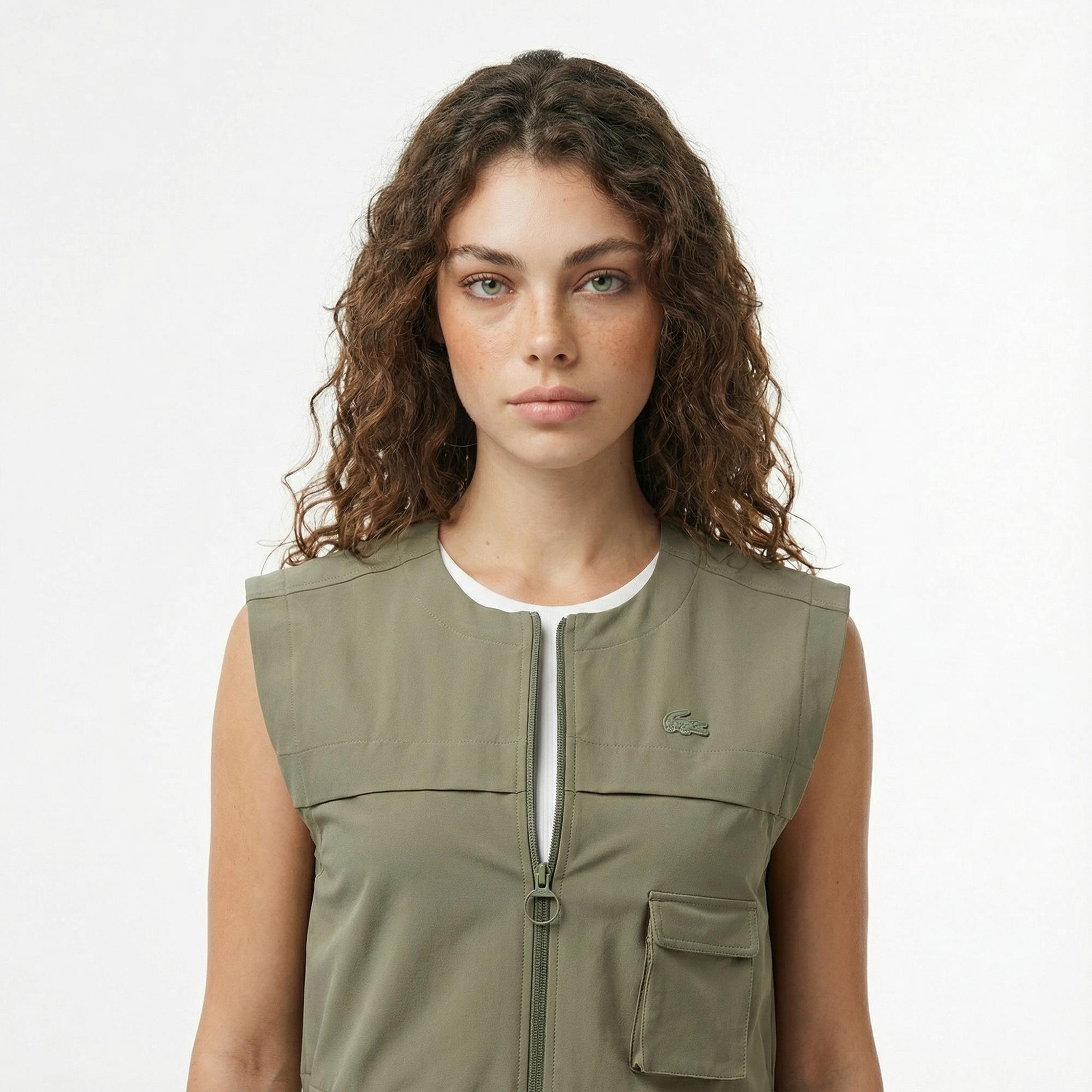 Lacoste Kadın Regular Fit Kolsuz Fermuarlı Haki Gömlek