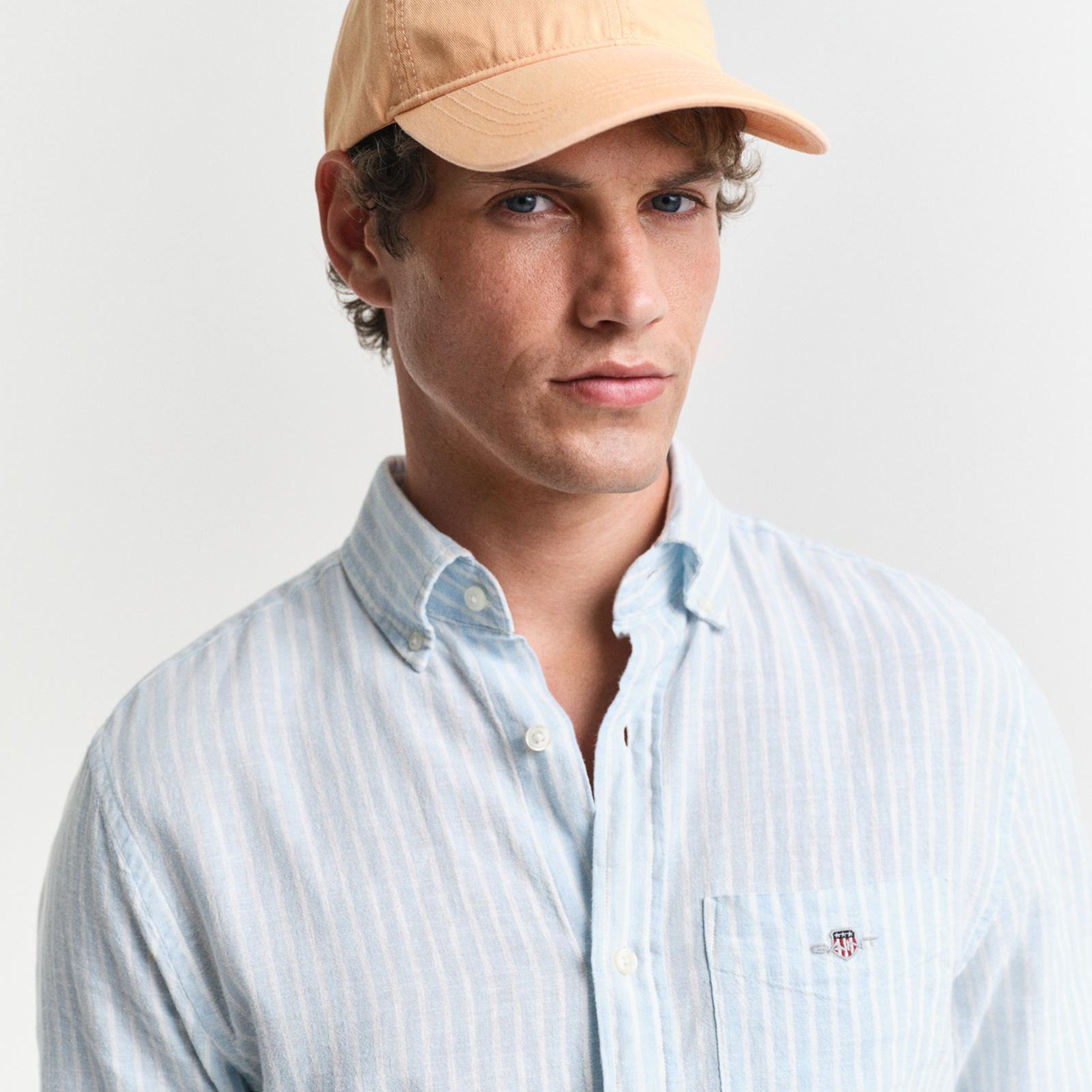 GANT Erkek Mavi Regular Fit Düğmeli Yaka Çizgili Keten Gömlek