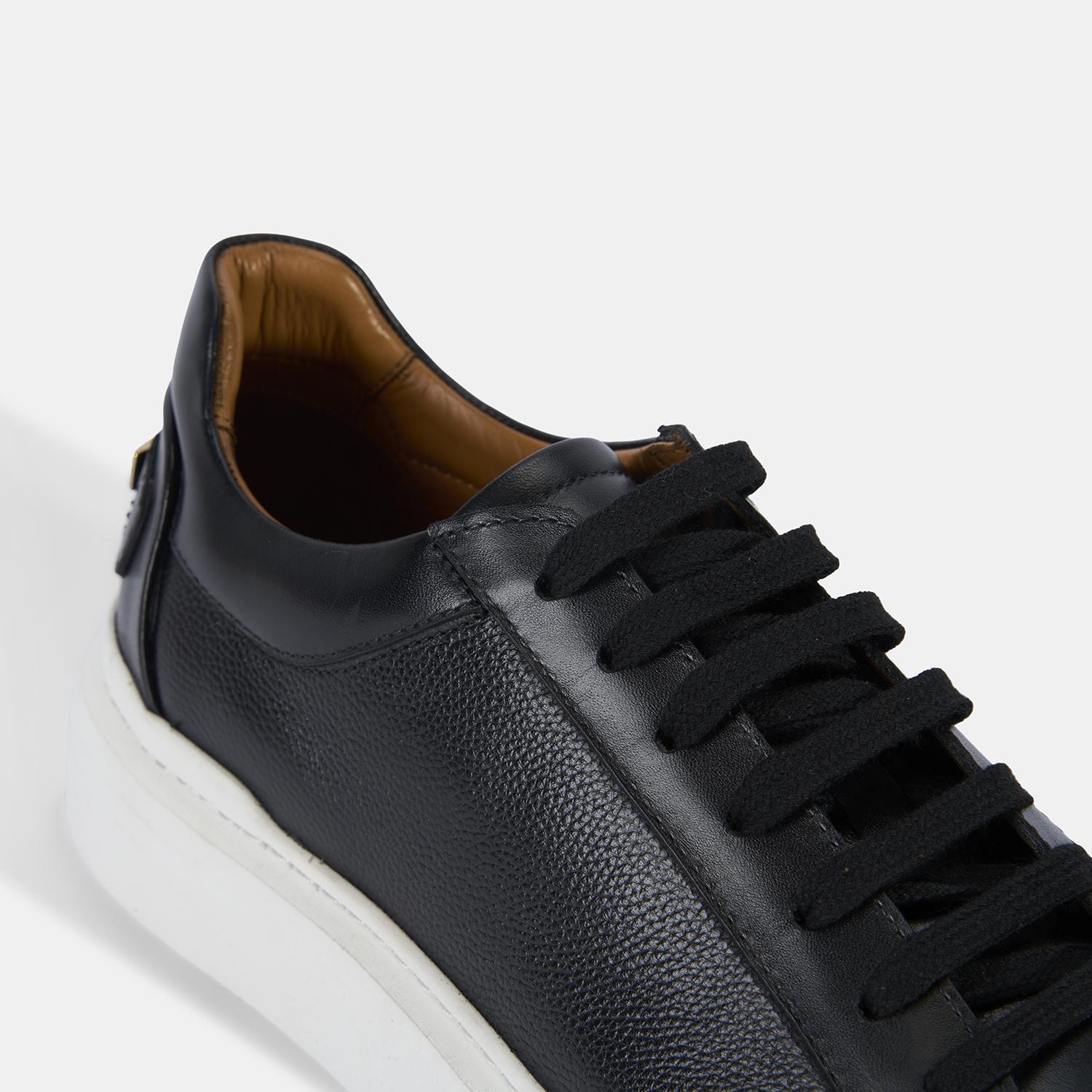 Erkek Siyah Bağcıklı Beyaz Tabanlı Deri Spor Ayakkabı