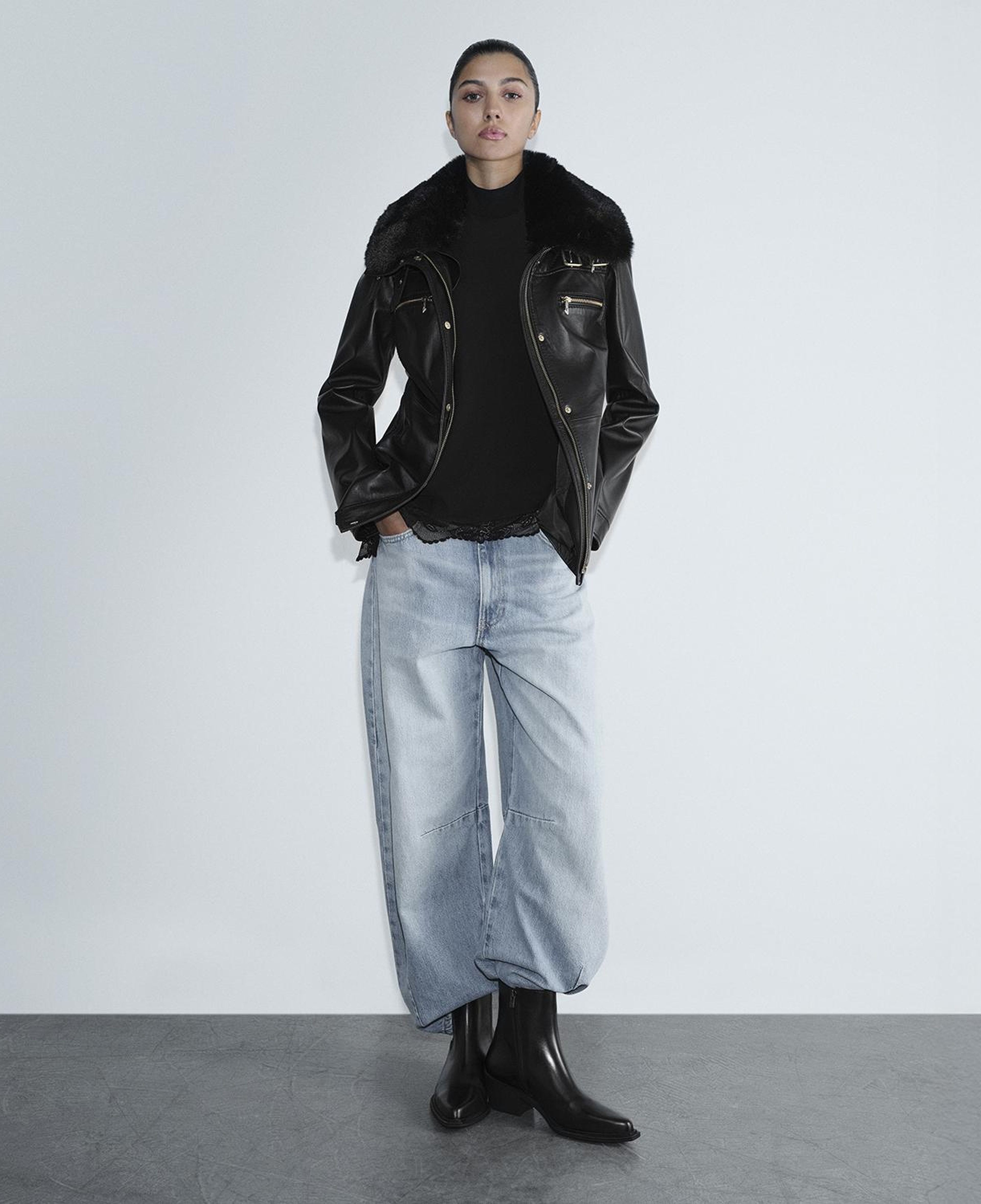 Kadın Siyah Yüksek Hakim Yakalı Deri Ceket