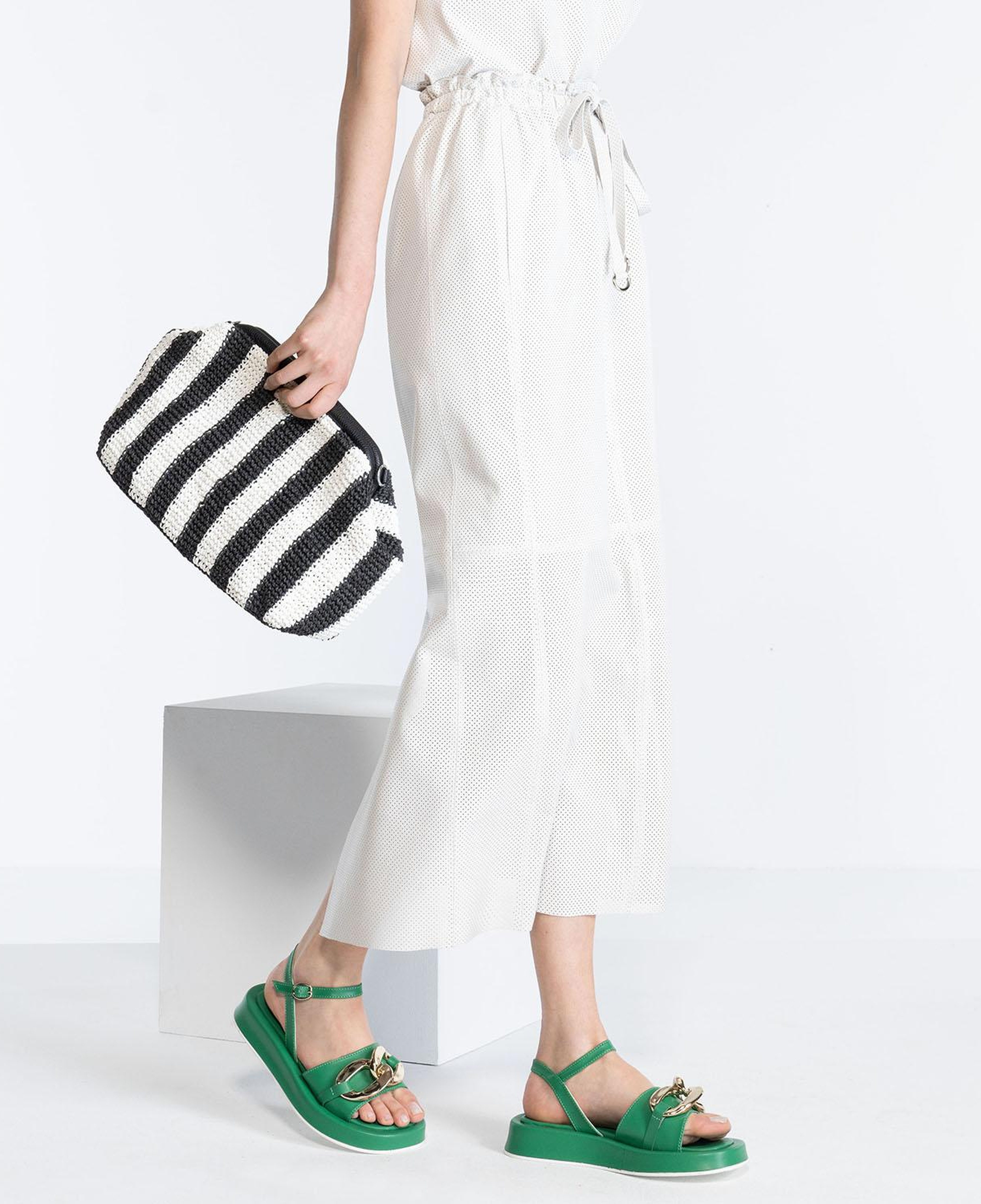 Juliet Beyaz Kadın Perforeli Deri Etek