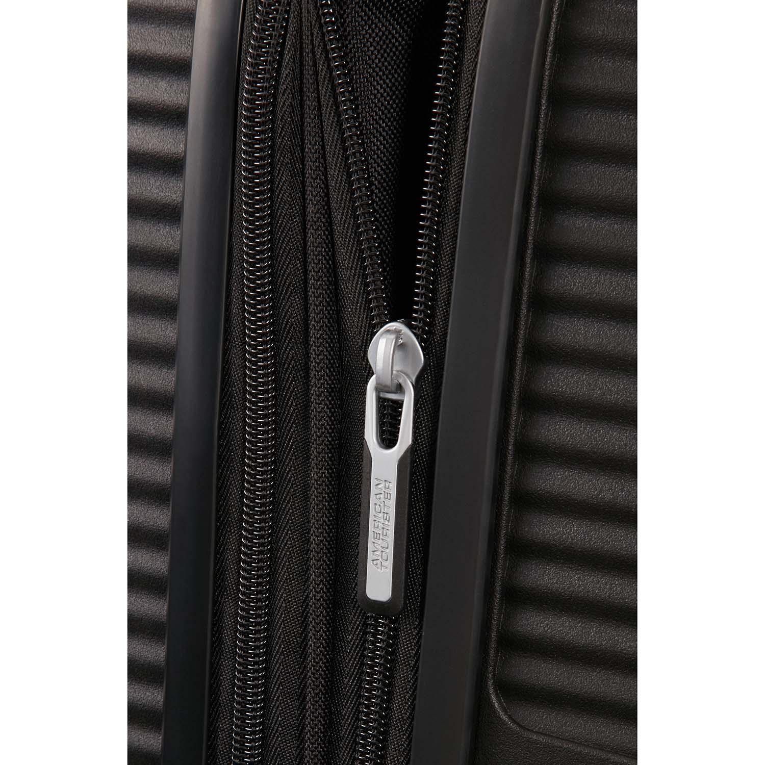 American Tourister Siyah Soundbox - Körüklü 67 cm Orta Boy Sert Valiz