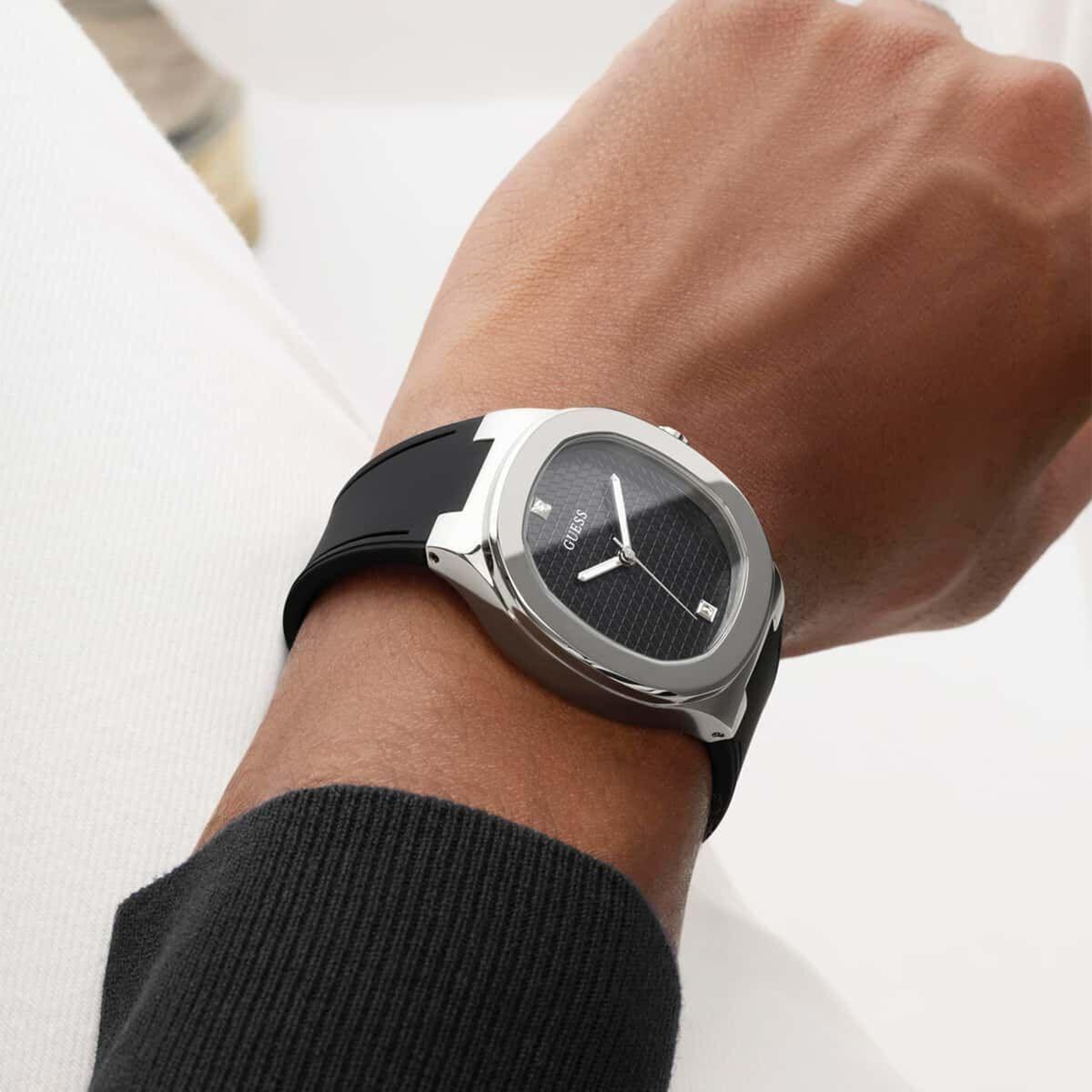 Guess GUGW1005G1 Pırlantalı Erkek Kol Saati