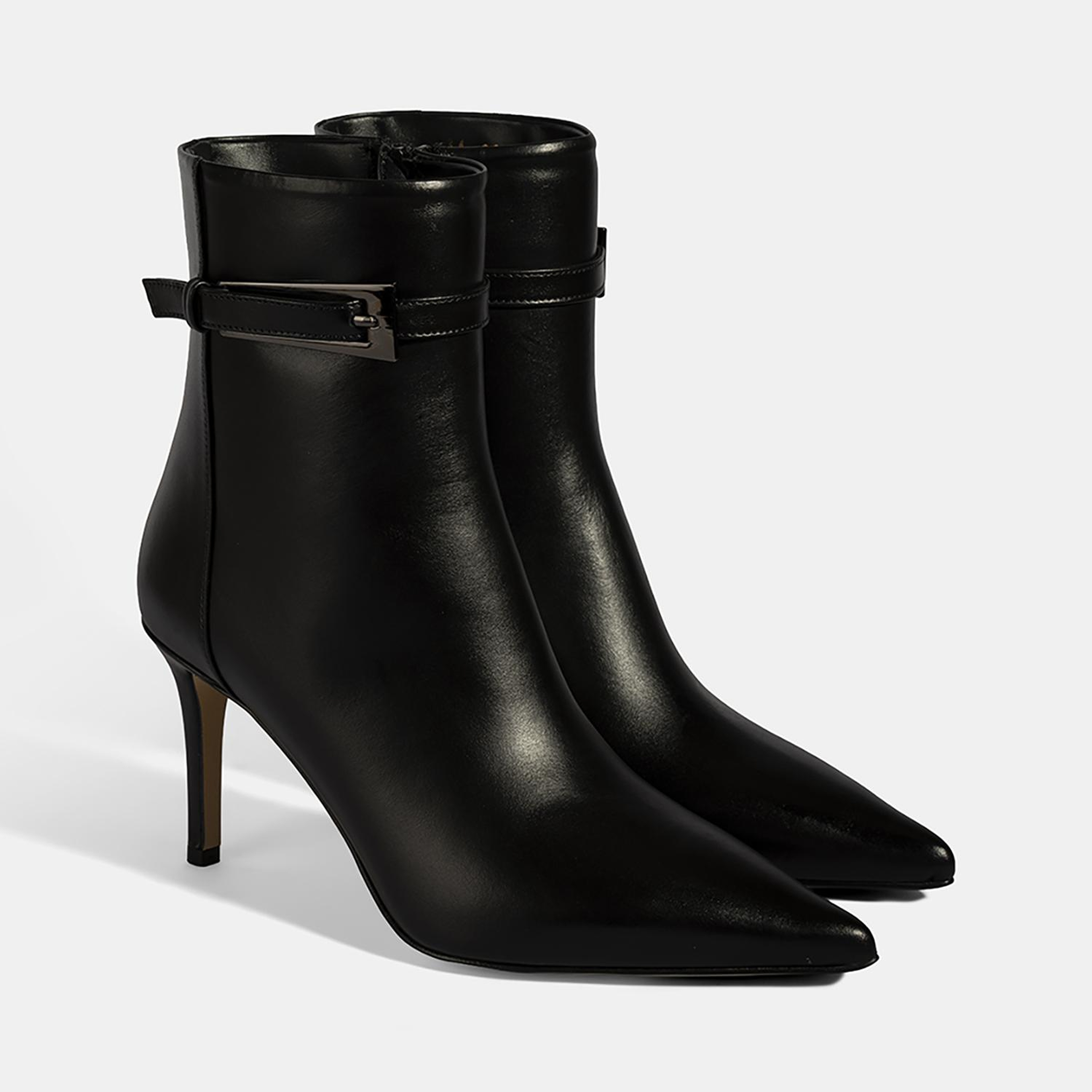 Kadın Siyah Metal Tokalı İnce Topuklu Deri Bot