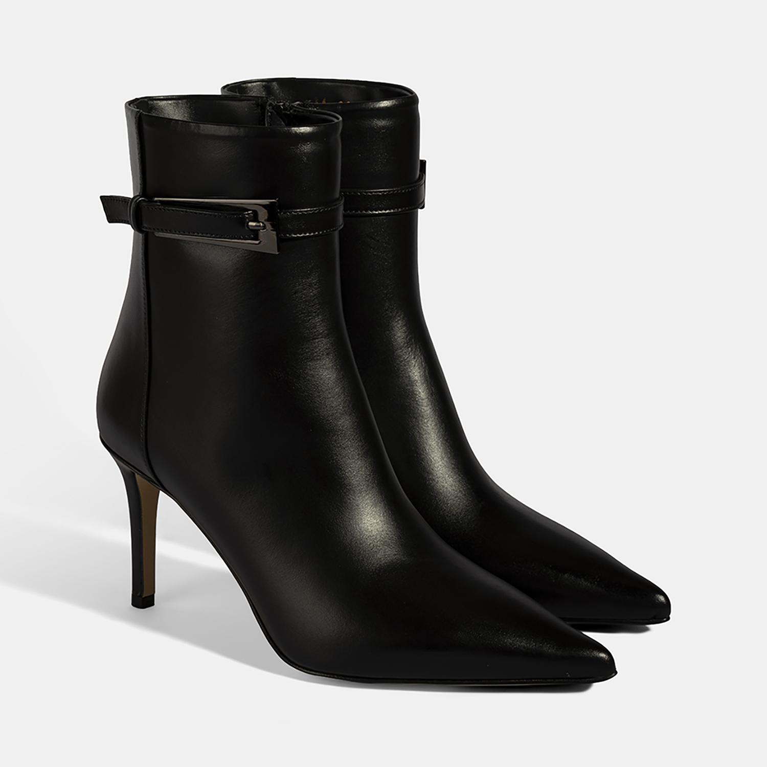 Kadın Siyah Metal Tokalı İnce Topuklu Deri Bot