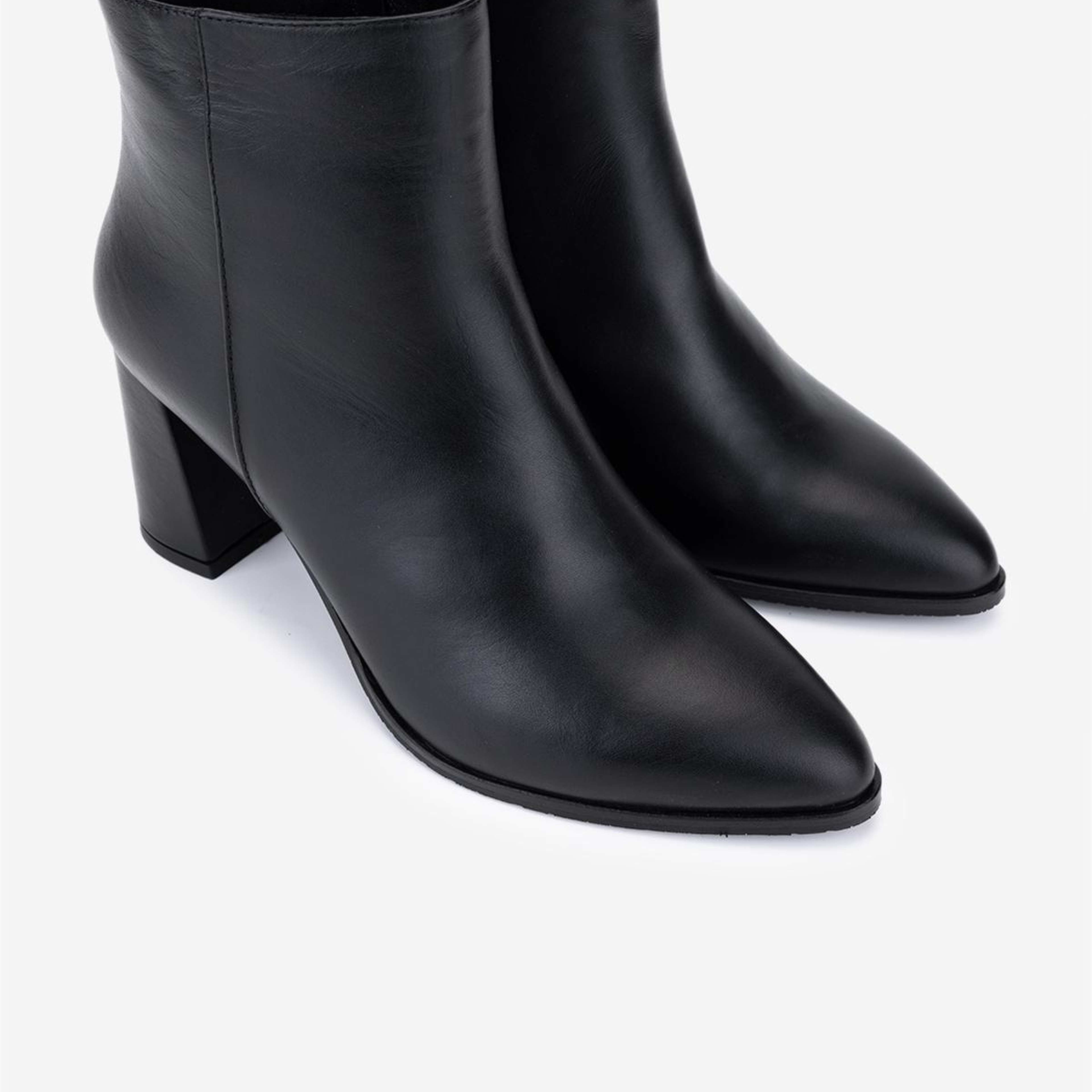 Valmenti Kadın Hakiki Deri Siyah Deri Topuklu Bot