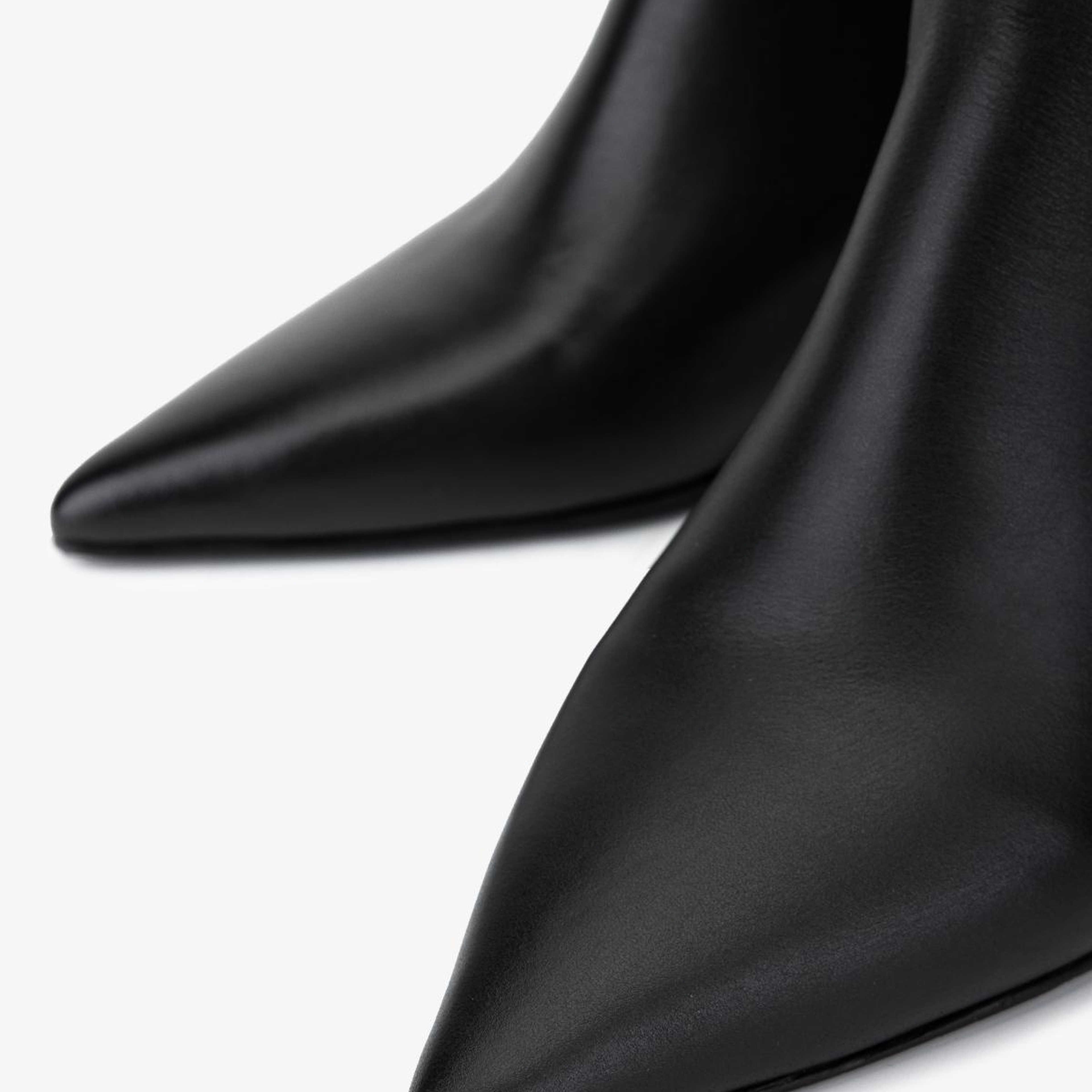 Valmenti Kadın Hakiki Deri Siyah Deri Topuklu Bot