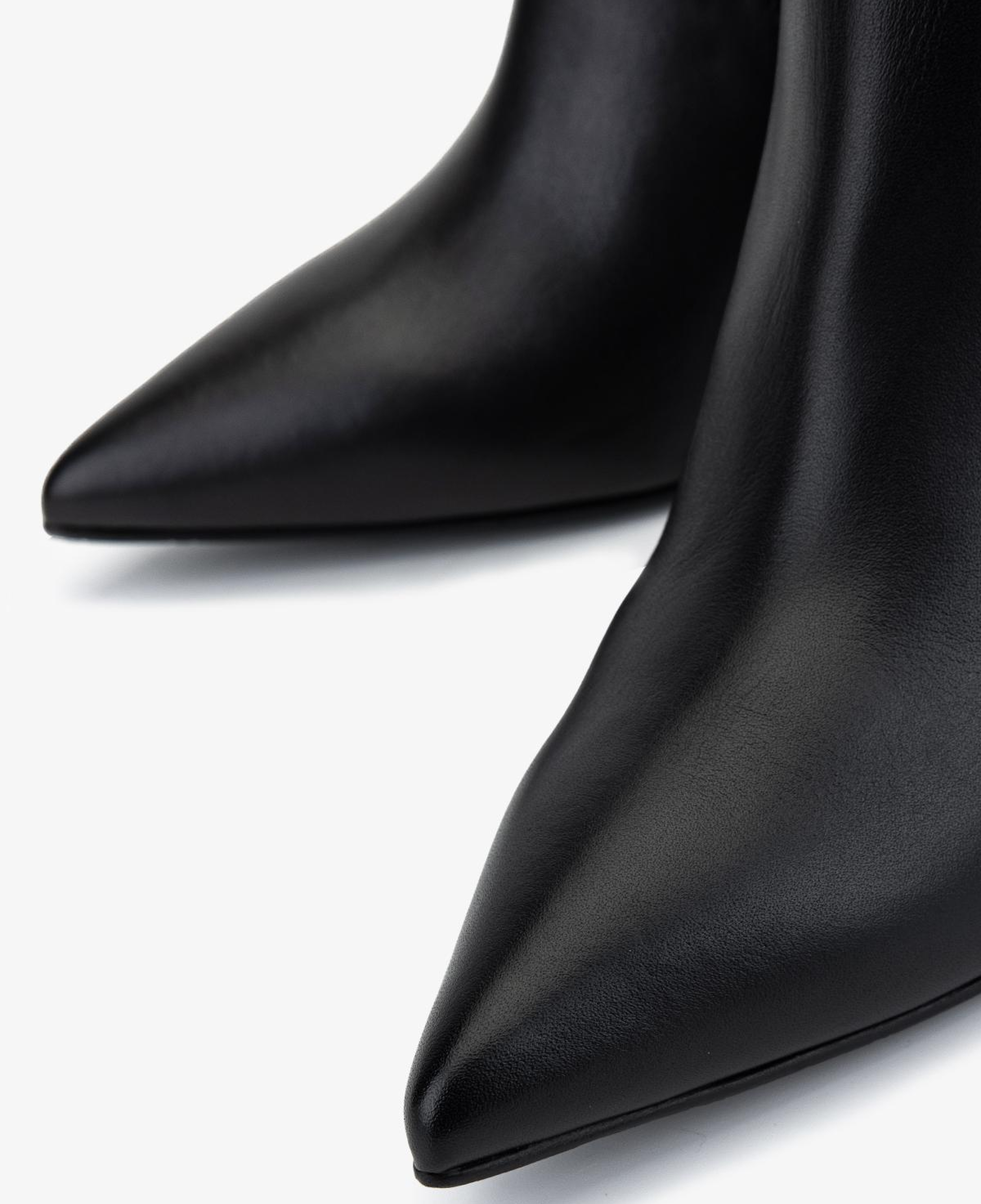 Valmenti Kadın Hakiki Deri Siyah Topuklu Bot