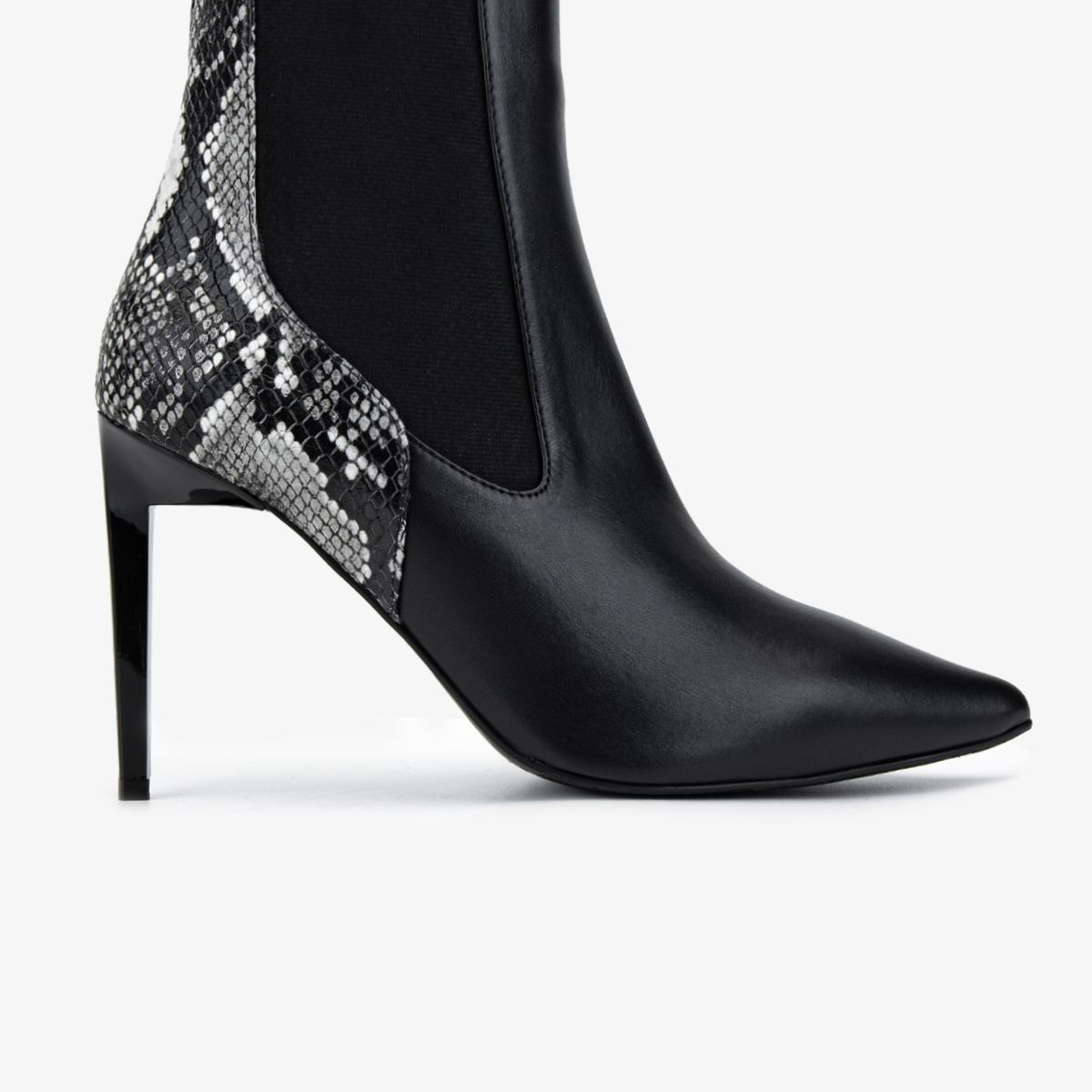 Valmenti Kadın Hakiki Deri Siyah Topuklu Bot