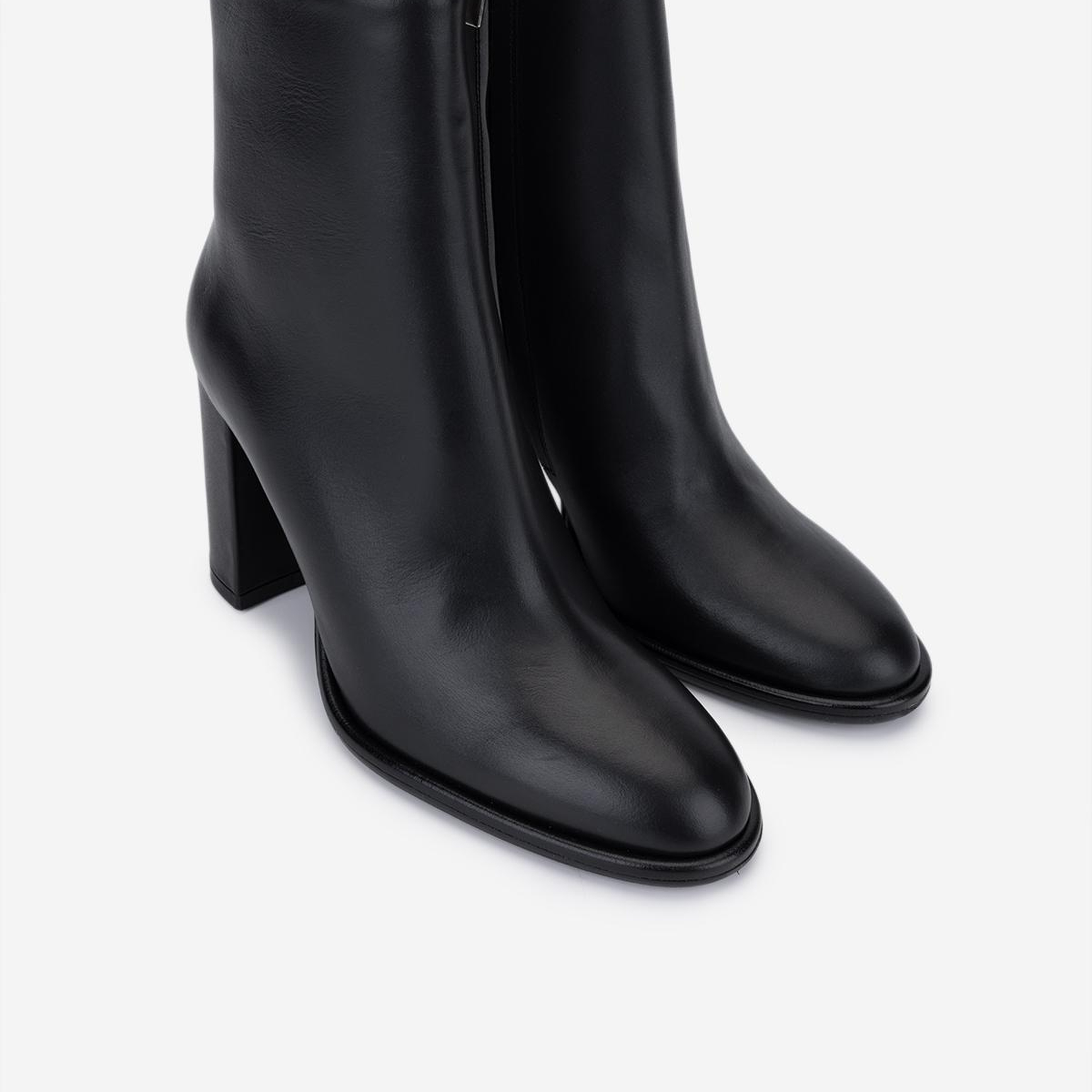 Valmenti Kadın Hakiki Deri Siyah Topuklu Bot