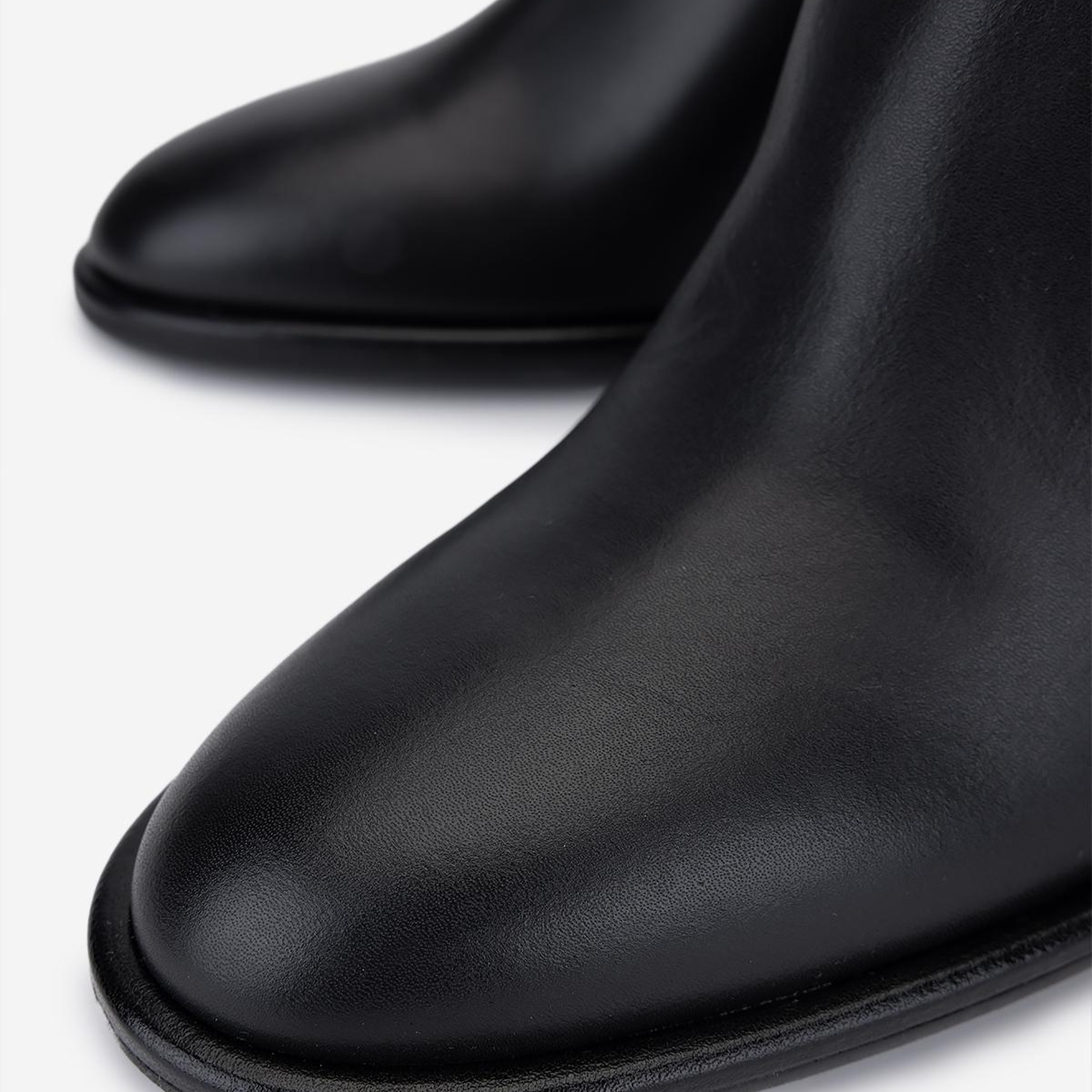 Valmenti Kadın Hakiki Deri Siyah Topuklu Bot