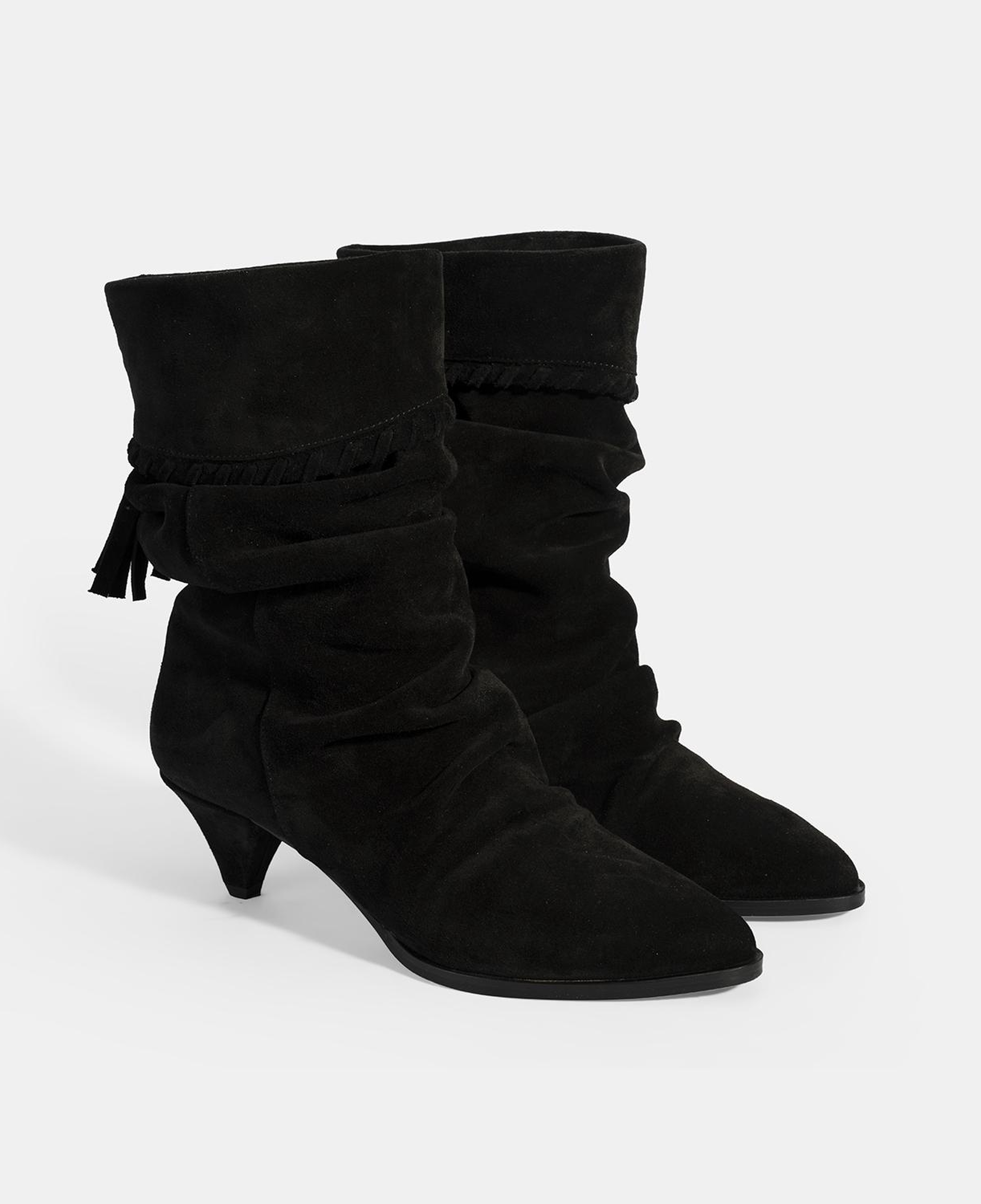 Kadın Siyah Püskül Detaylı Süet Topuklu Bot