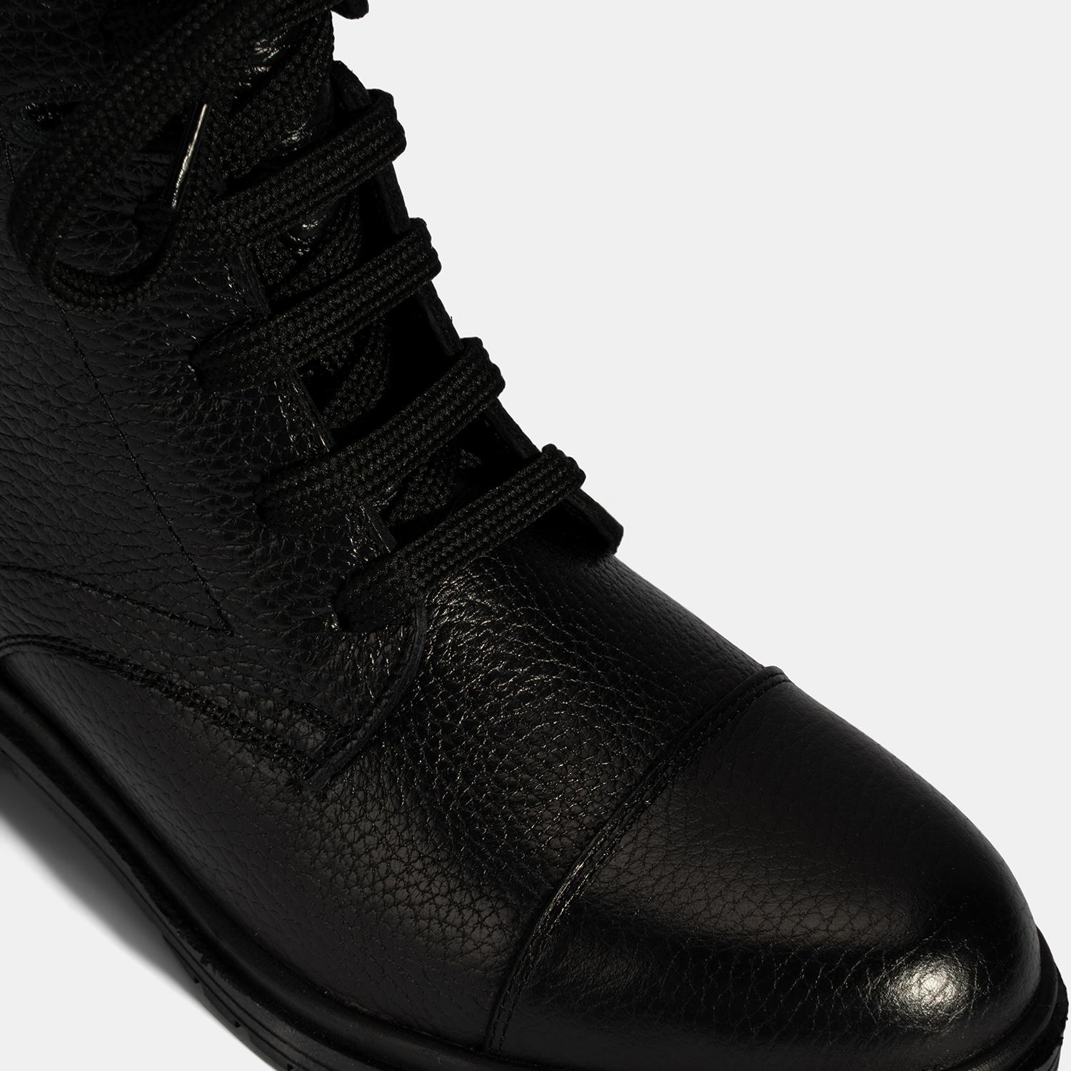 Kadın Siyah Bağcıklı Deri Postal Bot