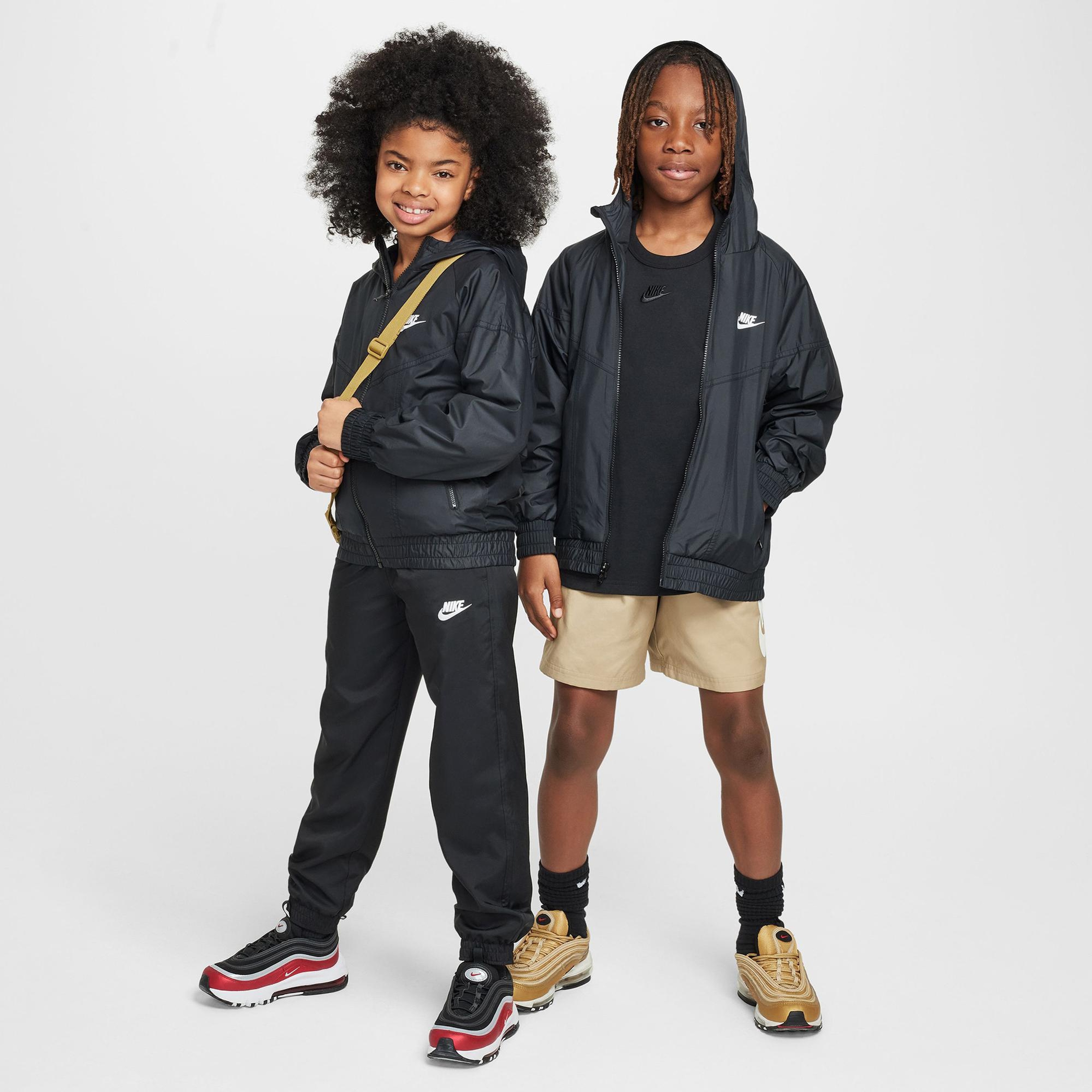 Nike Sportswear Windrunner Çocuk Siyah Yağmurluk