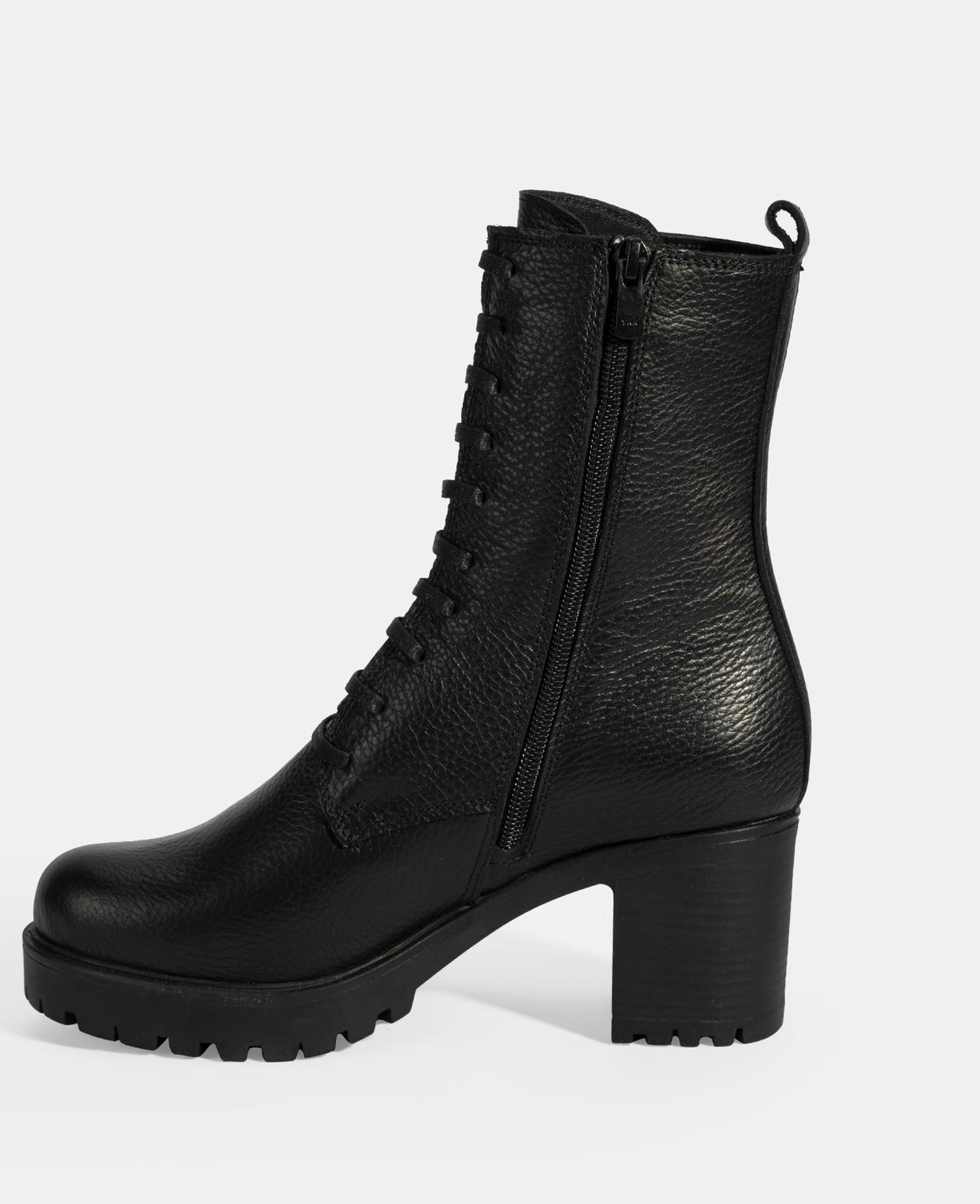Kadın Siyah Bağcıklı Kalın Topuklu Deri Bot