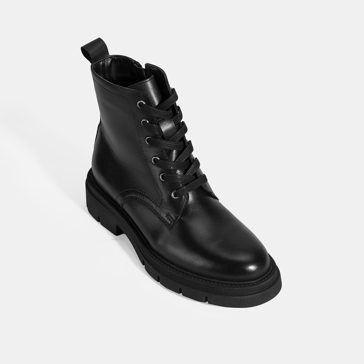 Kadın Siyah Bağcıklı Deri Postal Bot