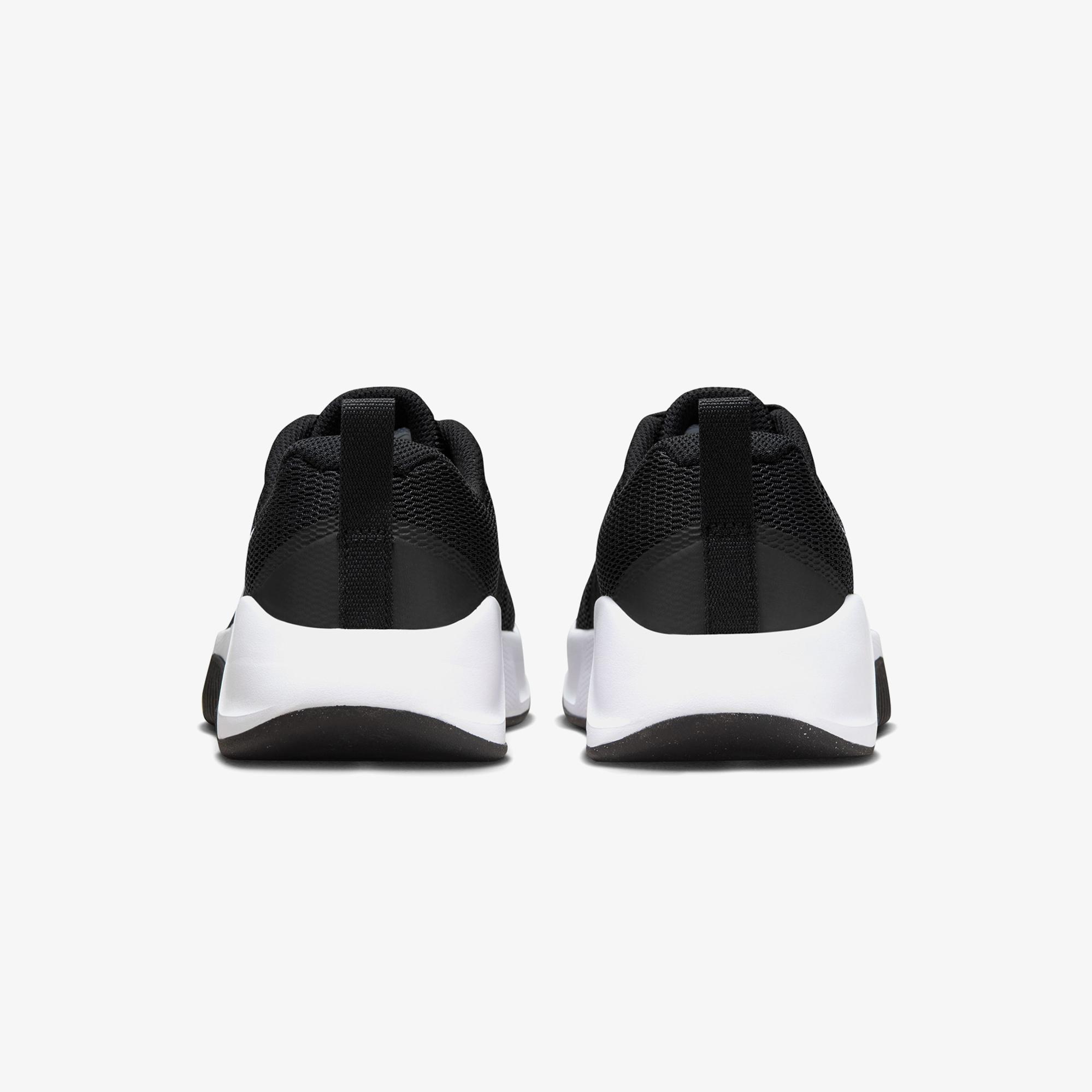 Nike MC Trainer 3 Kadın Siyah Spor Ayakkabı