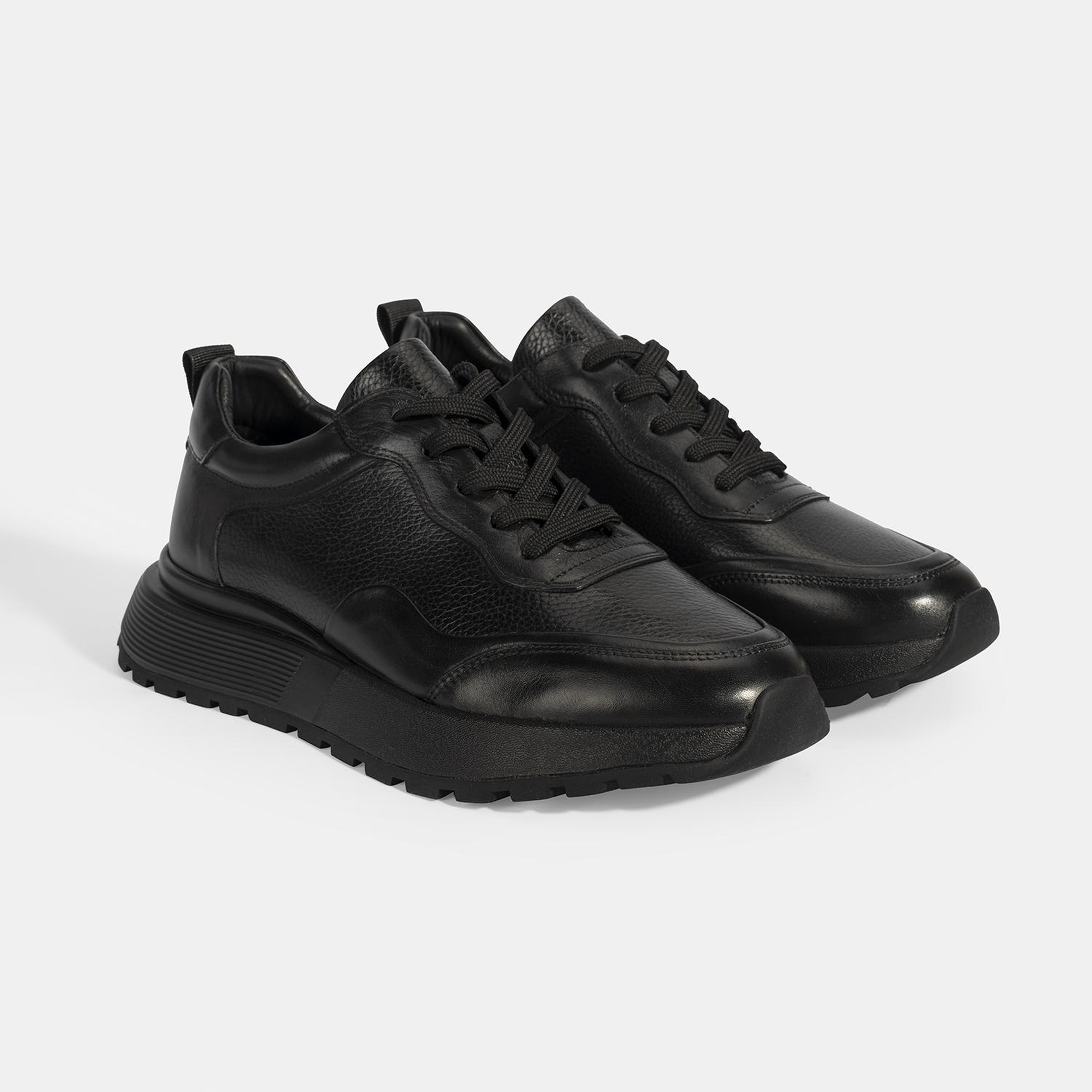 Erkek Siyah Bağcıklı Kalın Tabanlı Deri Sneaker
