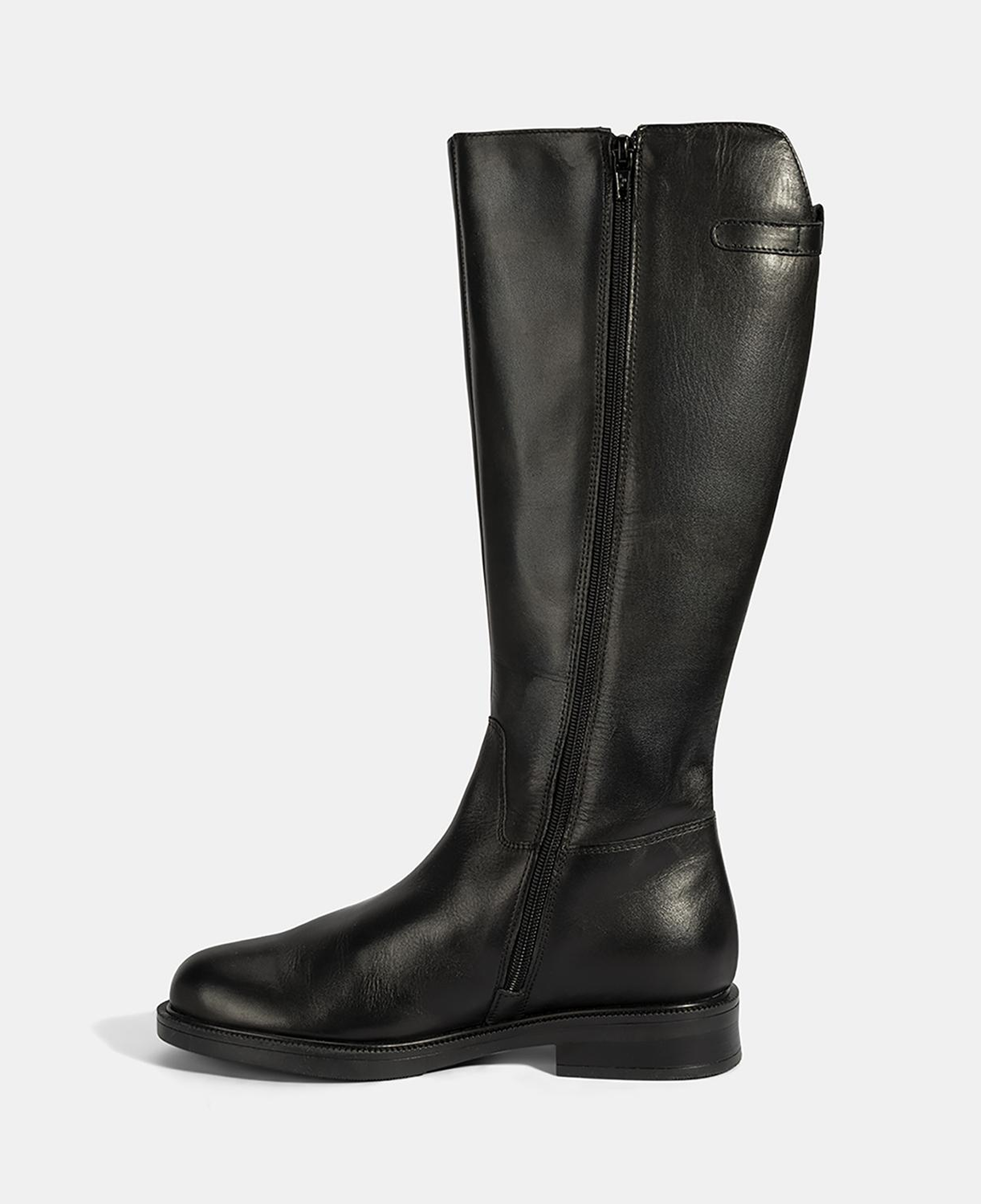 Kadın Siyah Metal Toka Detaylı Deri Çizme