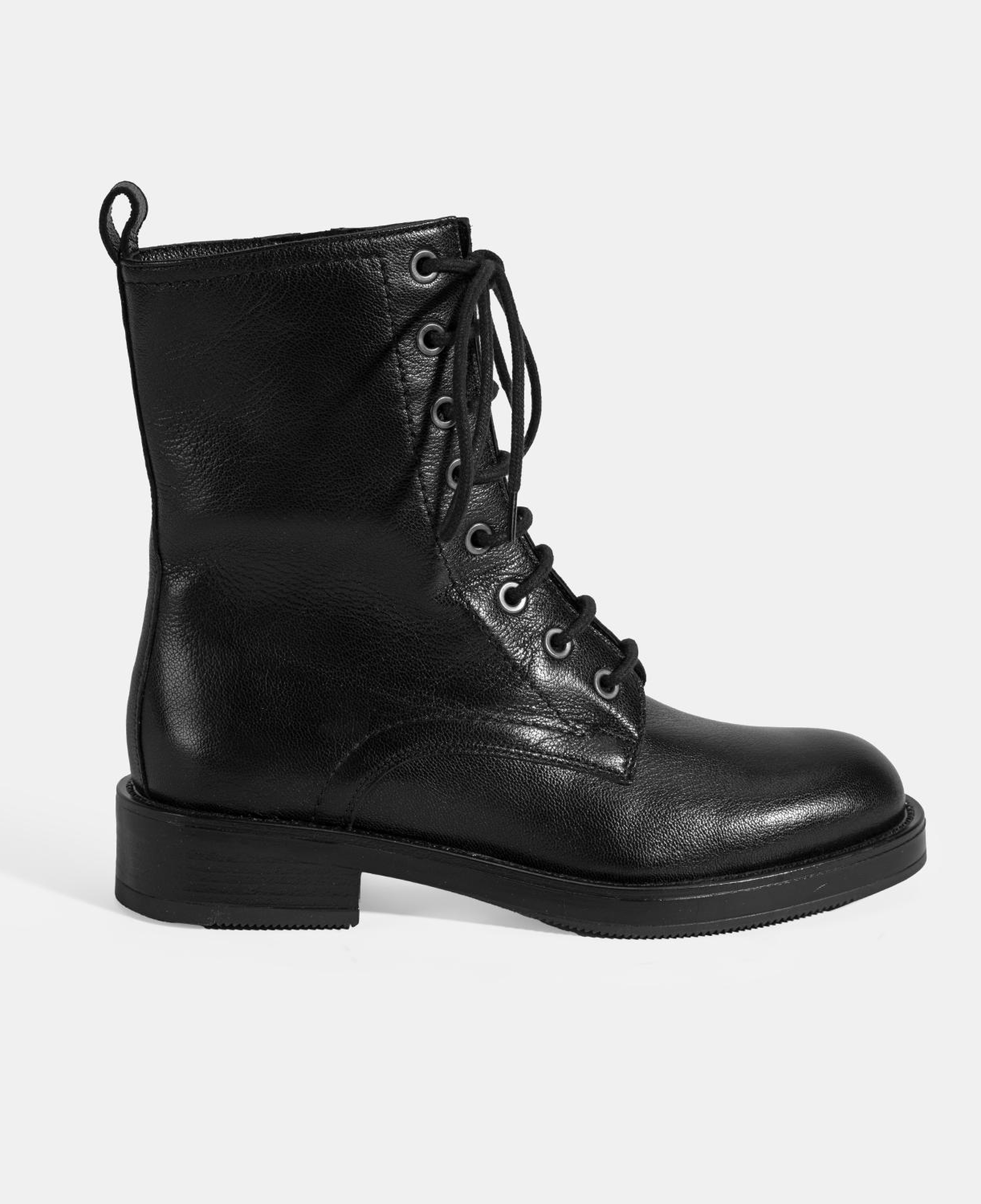 Kadın Siyah Bağcıklı Deri Postal Bot