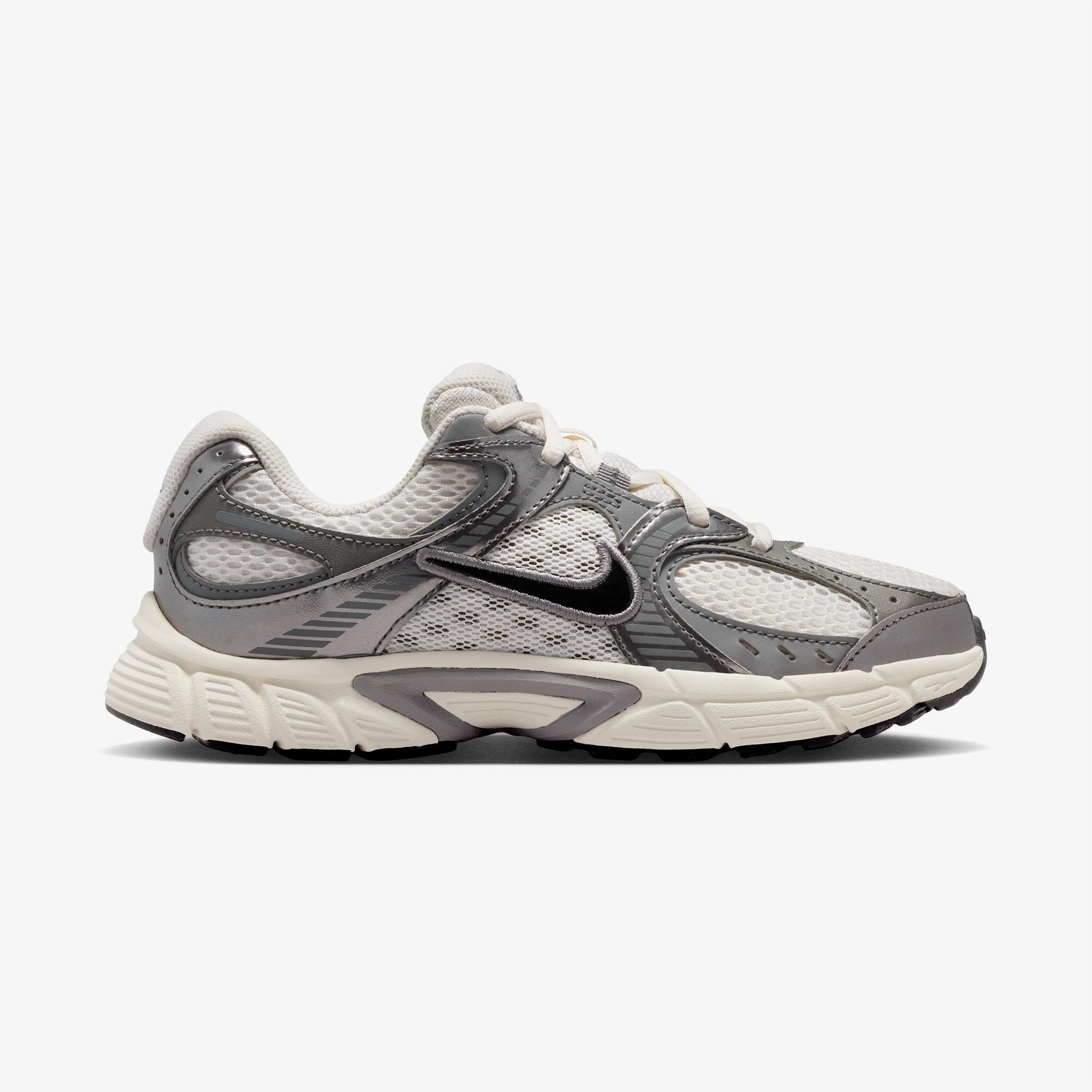 Nike V5 RNR Gri Spor Ayakkabı